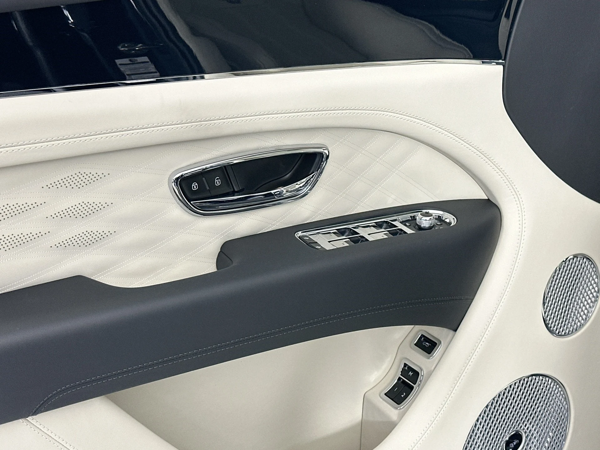 mph014_177044741_15_77df5a8c4a