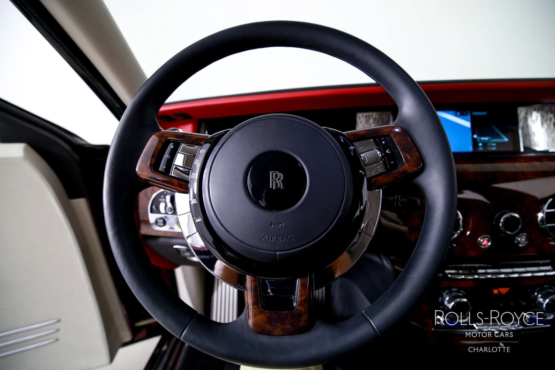 mph014_1777941623_Used_2019_Rolls_Royce_Phantom_1760804131_42152e1f5c