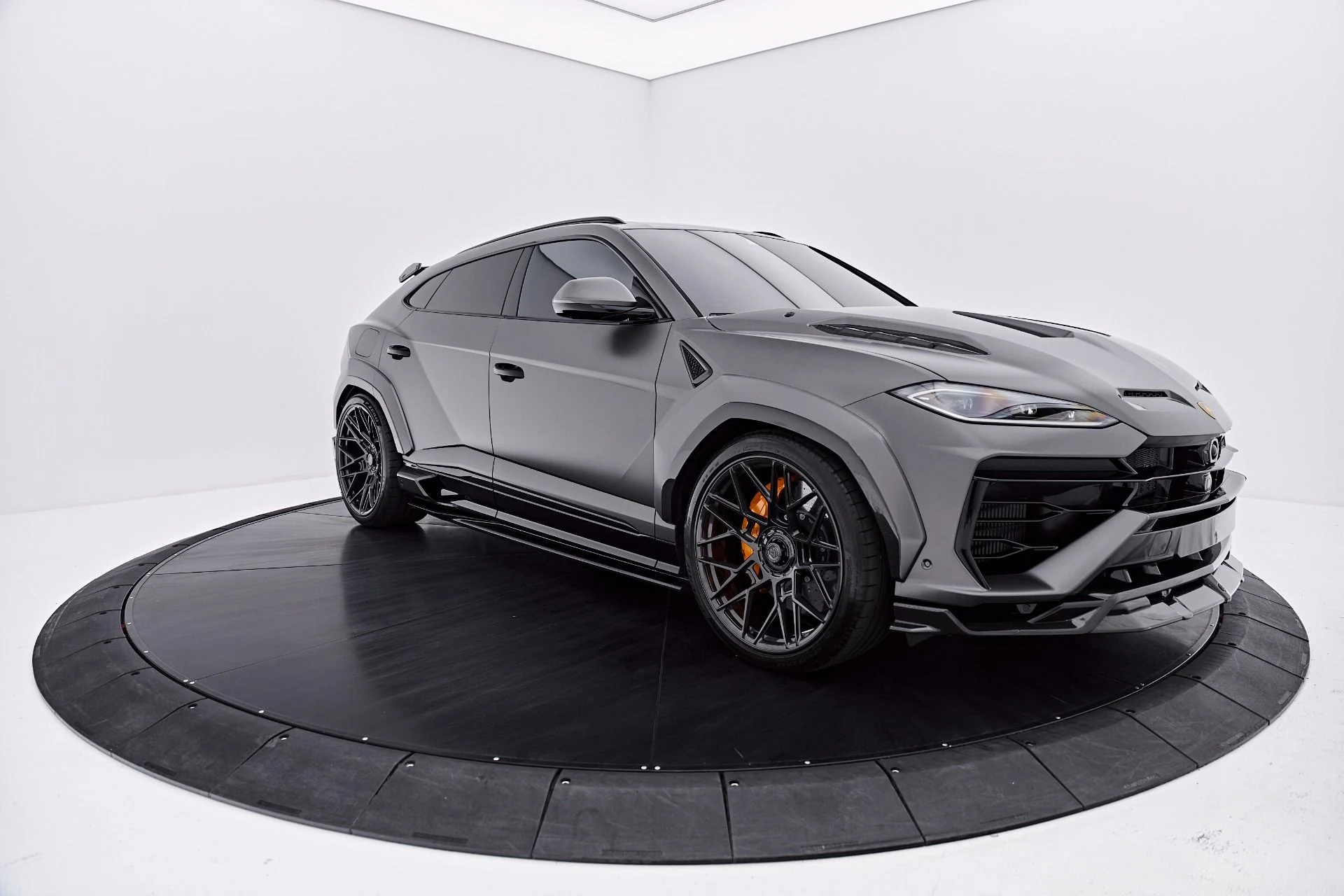 mph014_1778064357_Used_2025_Lamborghini_Urus_SE_1788282650_d892350334