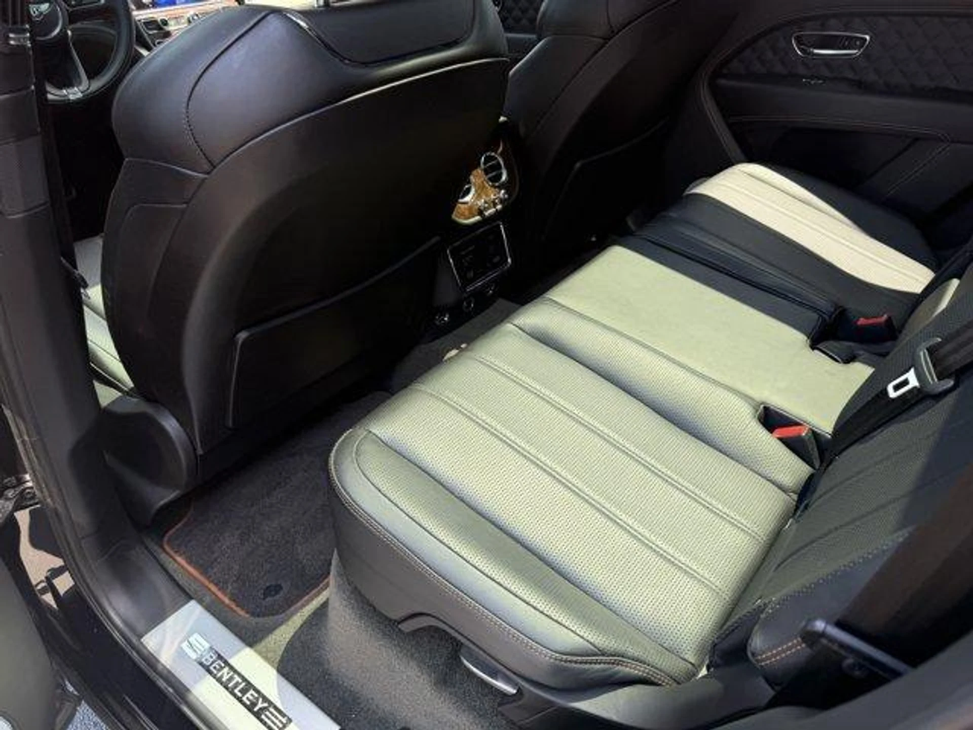 mph014_1787339317_X_Vxt3_S_6_VY_Nn_Ae_Nhv_Pj_Cd_N0_WO_4_3e6cca5f79