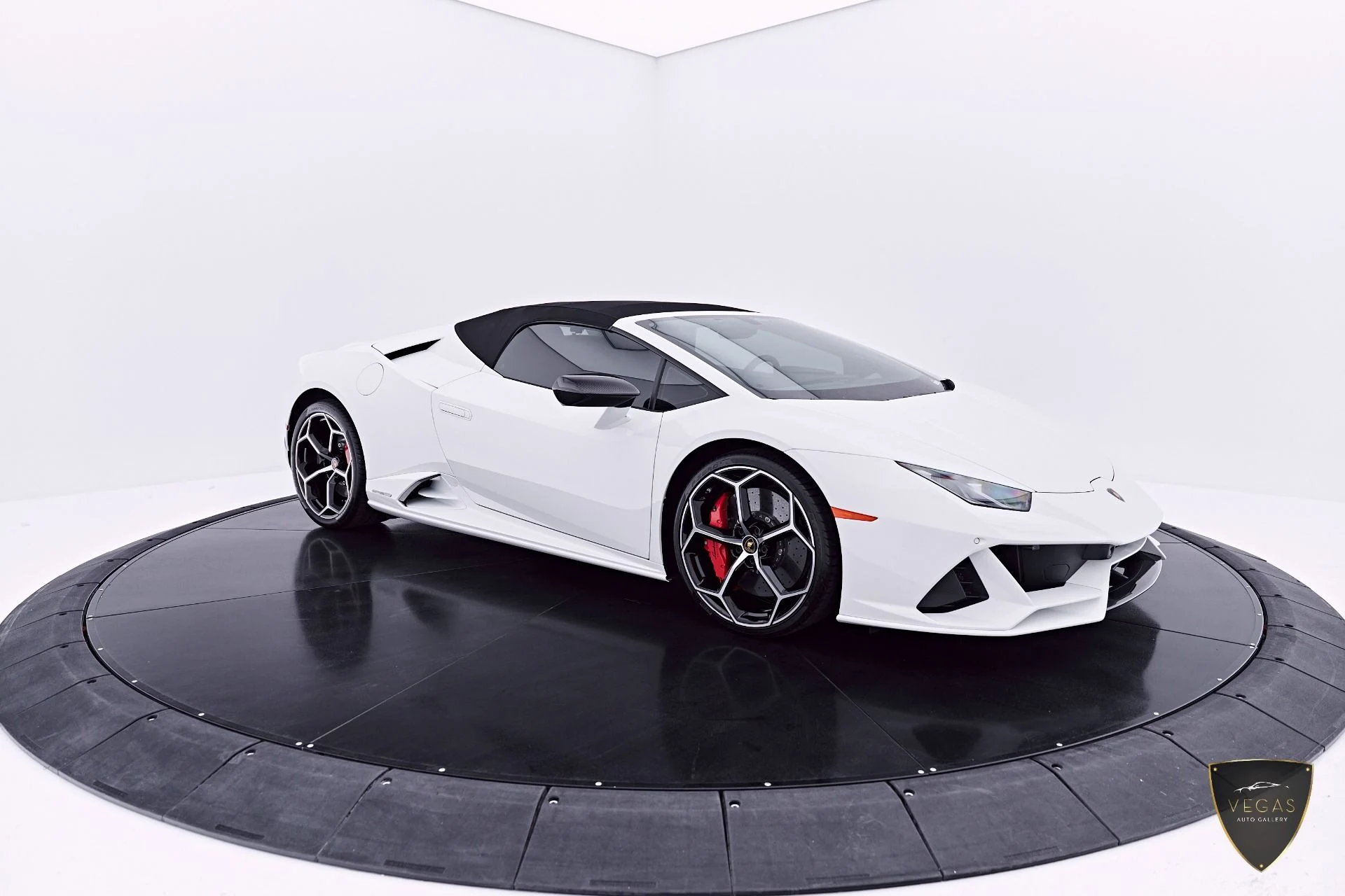 mph014_1798300810_Used_2020_Lamborghini_Huracan_EVO_Base_1782523330_8db9ba124a