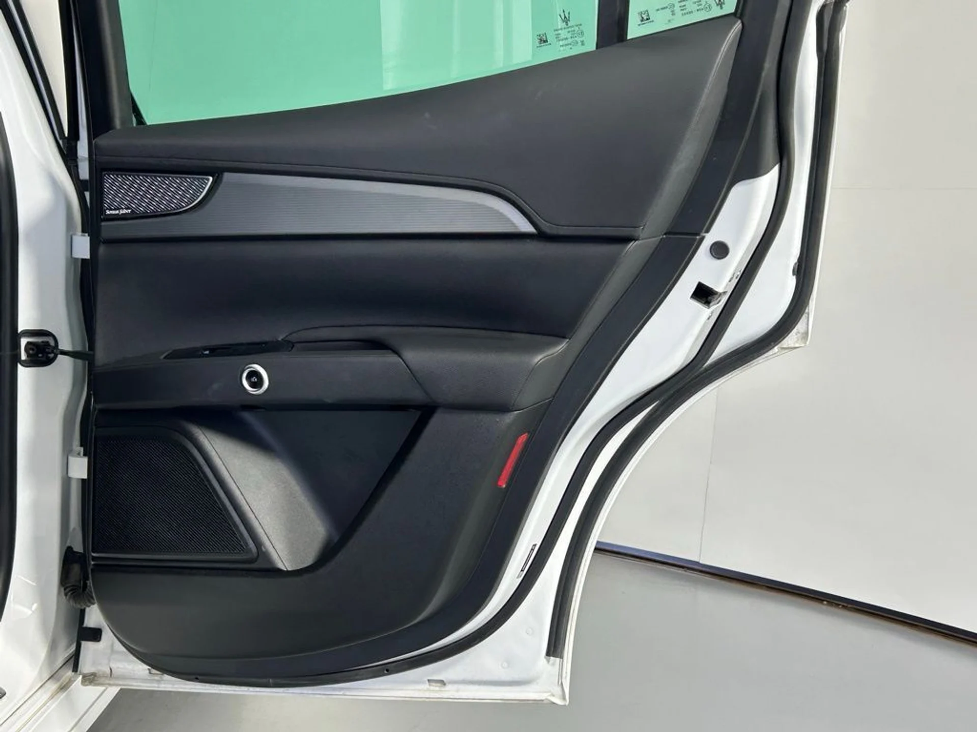 mph014_1798362317_jfc668b0952avmxa76cfpb3oh5so_2c2eaab0ec