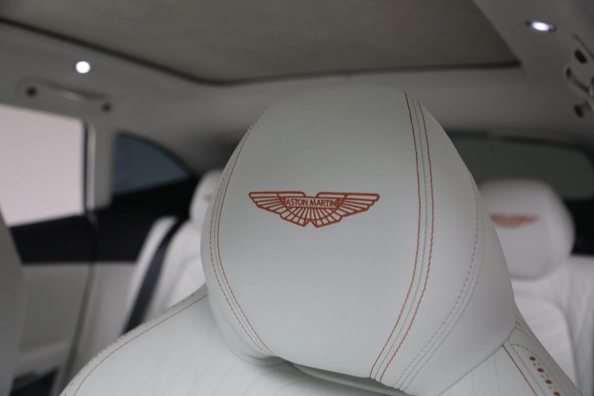 mph014_1798913133_Used_2024_Aston_Martin_DBX_707_1772122329_710ce555fb