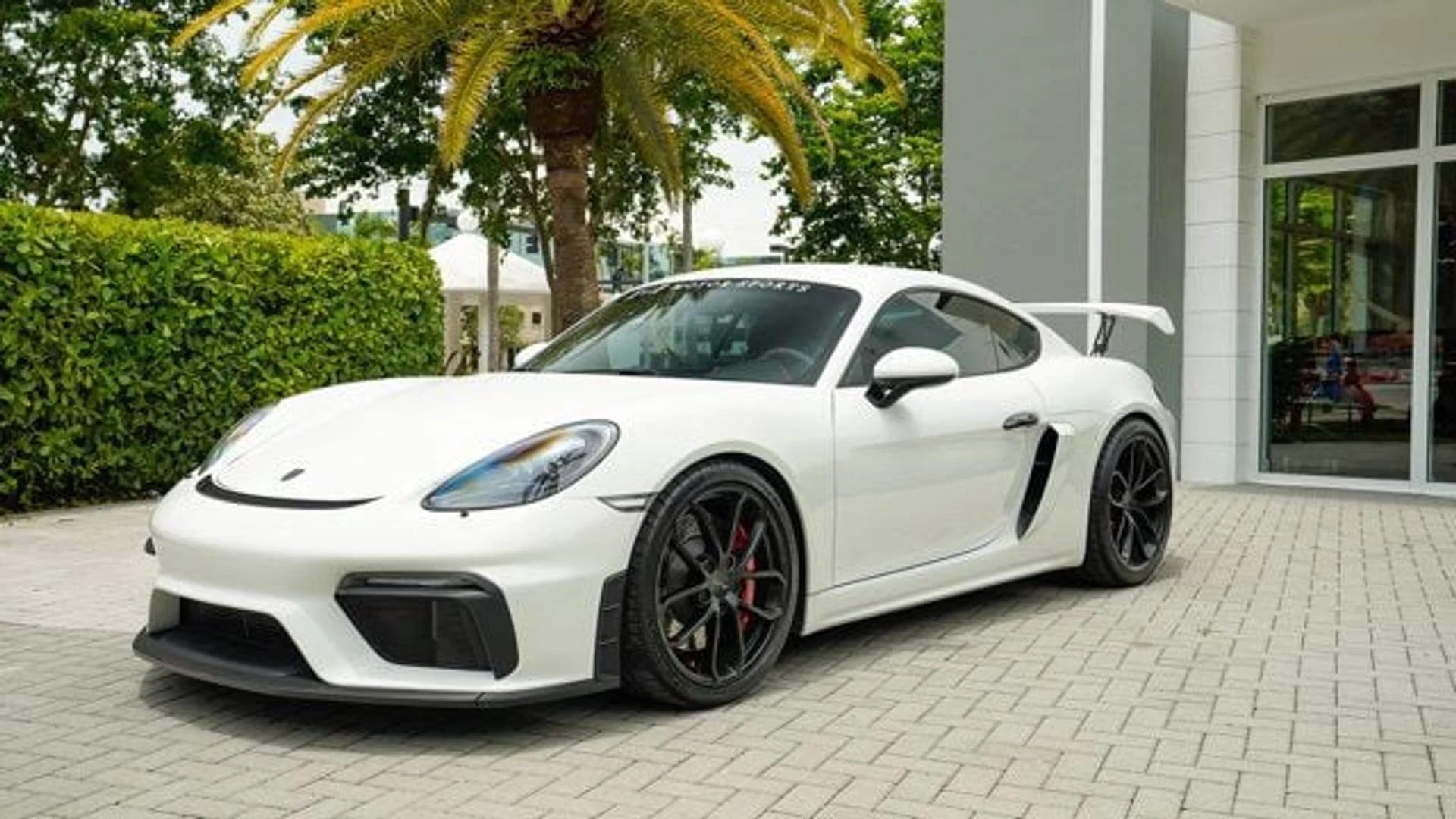 mph014_1804844061_used_2020_porsche_718_cayman_gt4coupe_14354_22875819_15_640_ee735f0bea