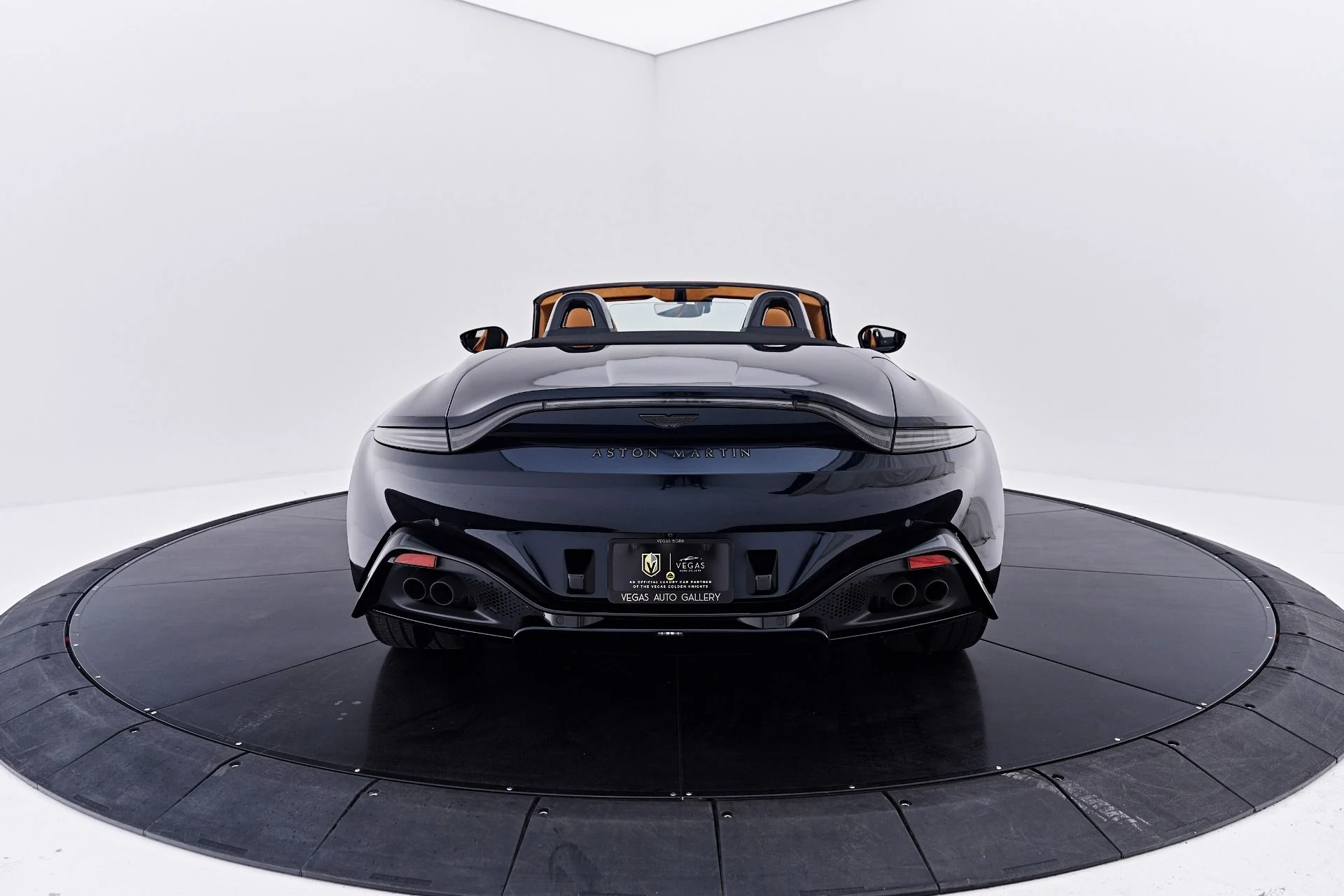 mph014_1808663449_Used_2022_Aston_Martin_Vantage_Base_1786226037_4633f7f927