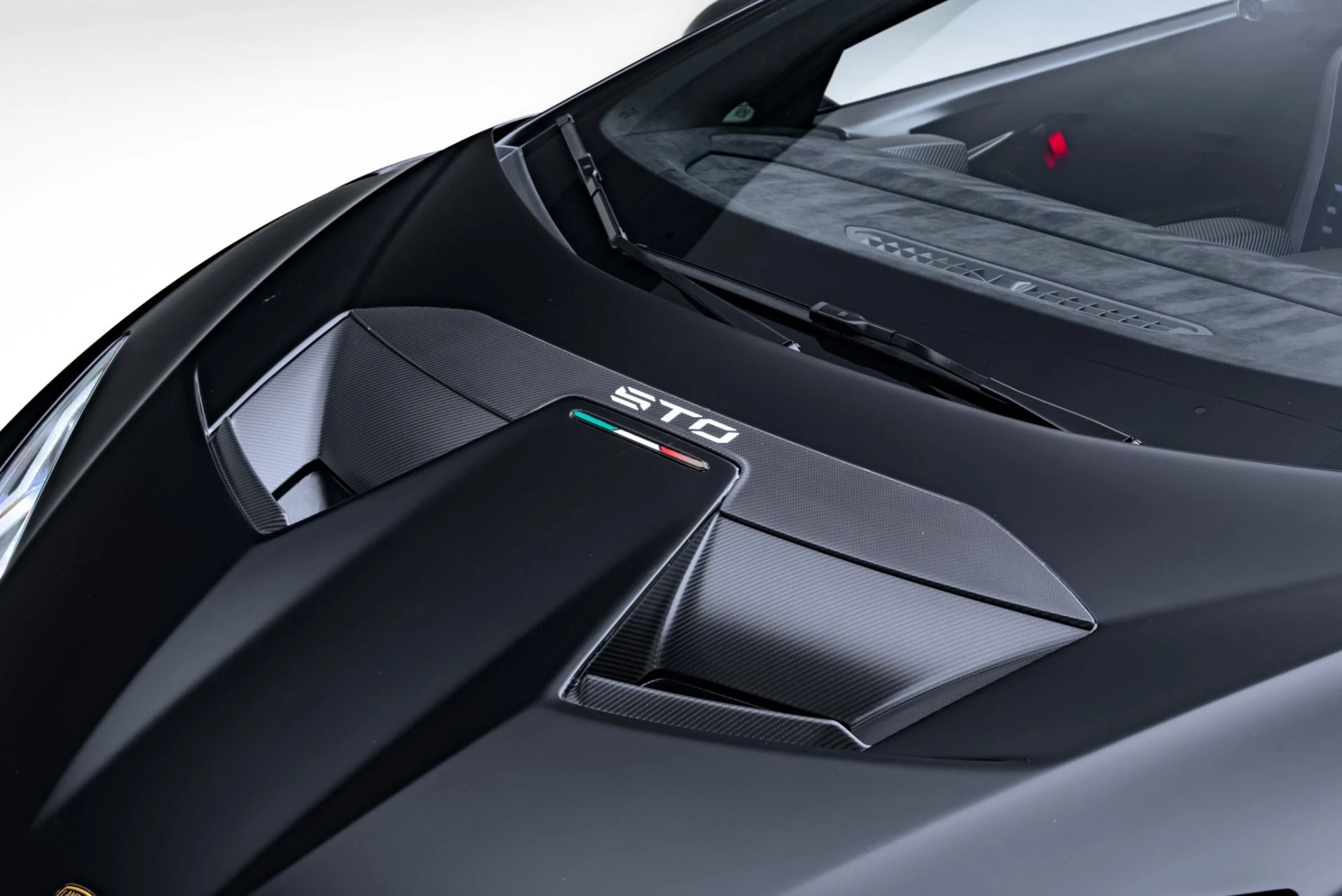 mph014_1815341068_Used_2022_Lamborghini_Huracan_STO_1771969691_d66be7f4cb