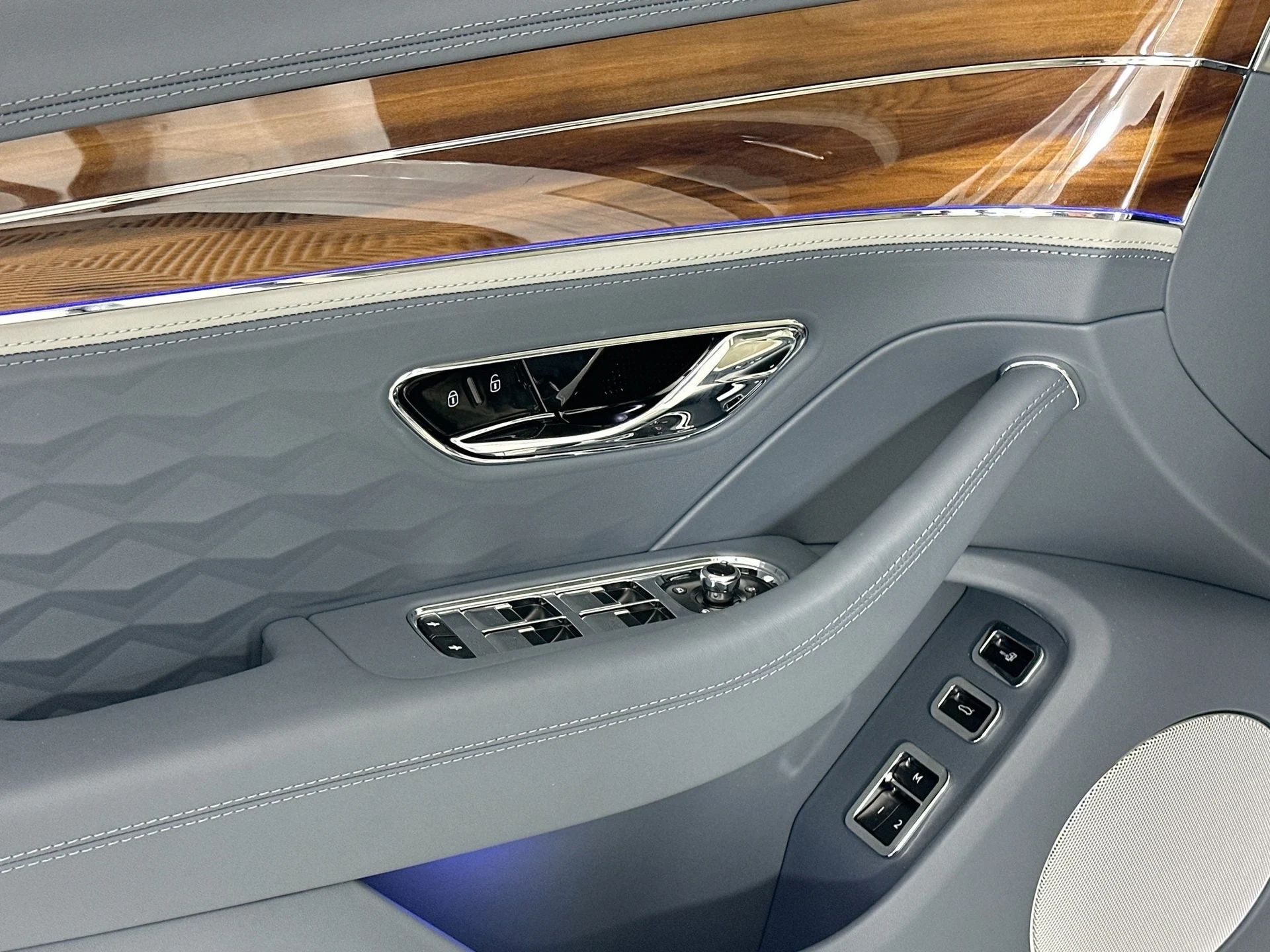 mph014_1821047830_15_7c8cb78987