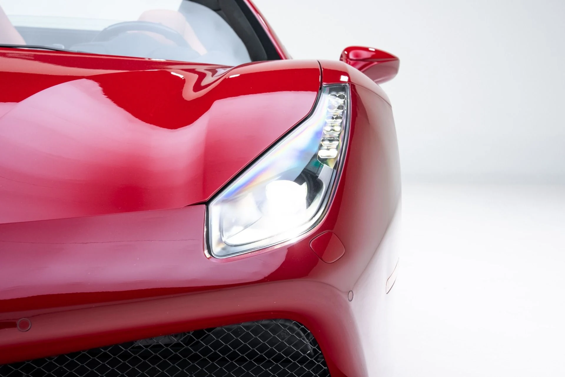 mph014_1821336006_Used_2019_Ferrari_488_Spider_1773085890_73ed78b1ec