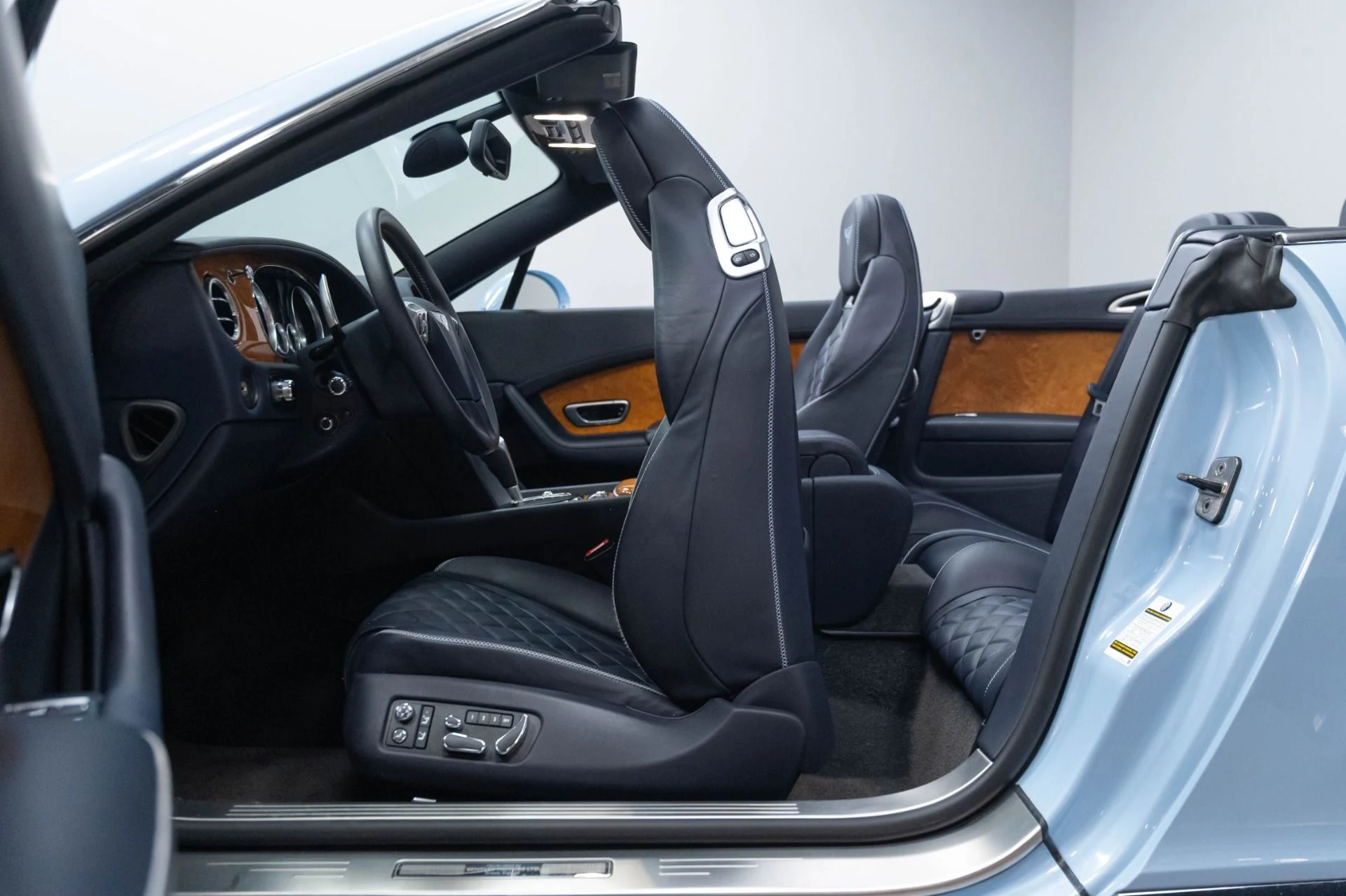 mph014_1824123286_Used_2016_Bentley_Continental_GT_W12_1783611545_c6506918a5
