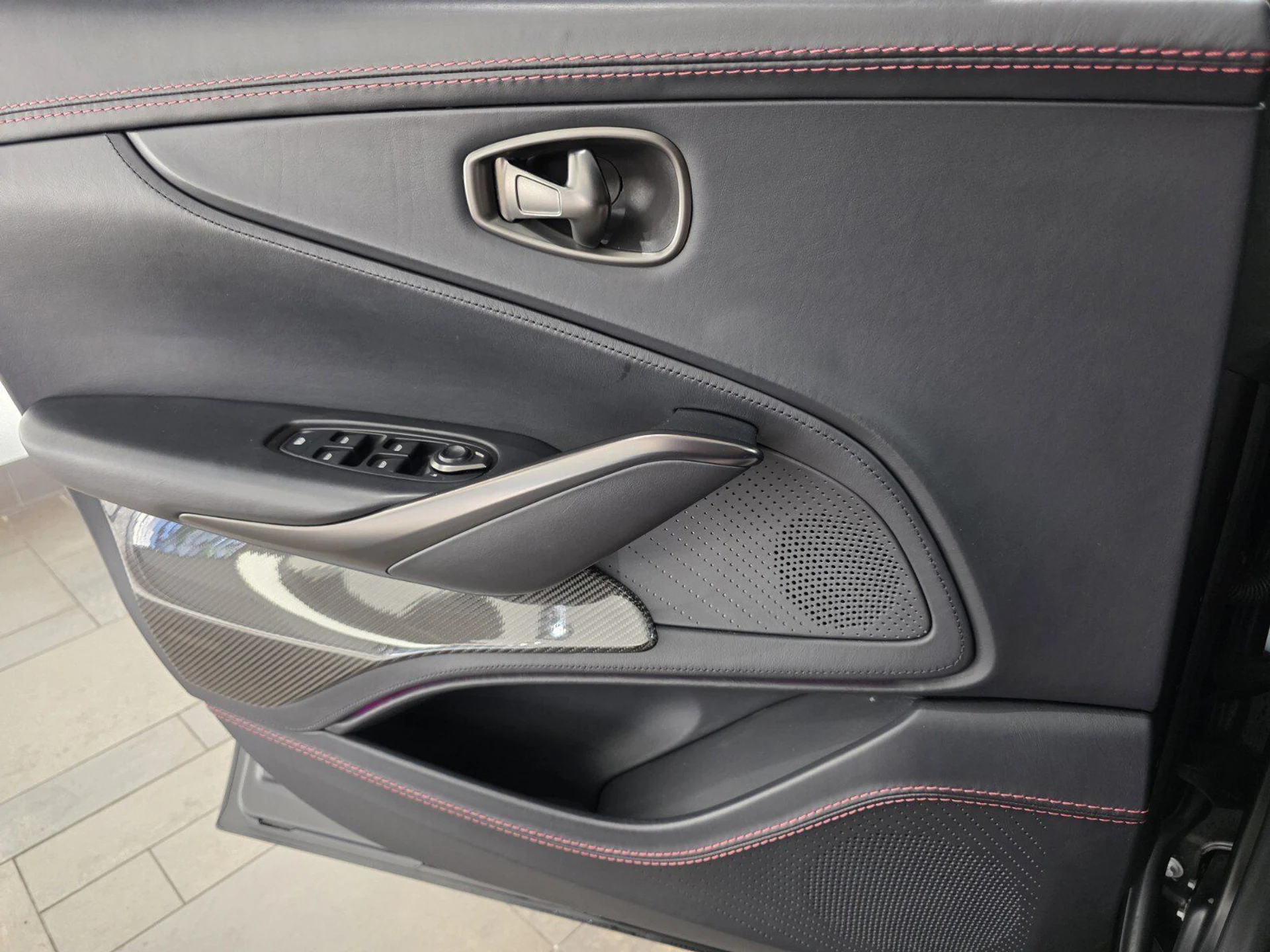 mph014_1827679024_0620ba37daa4d36984518b84e0b597b4_59b948ad21