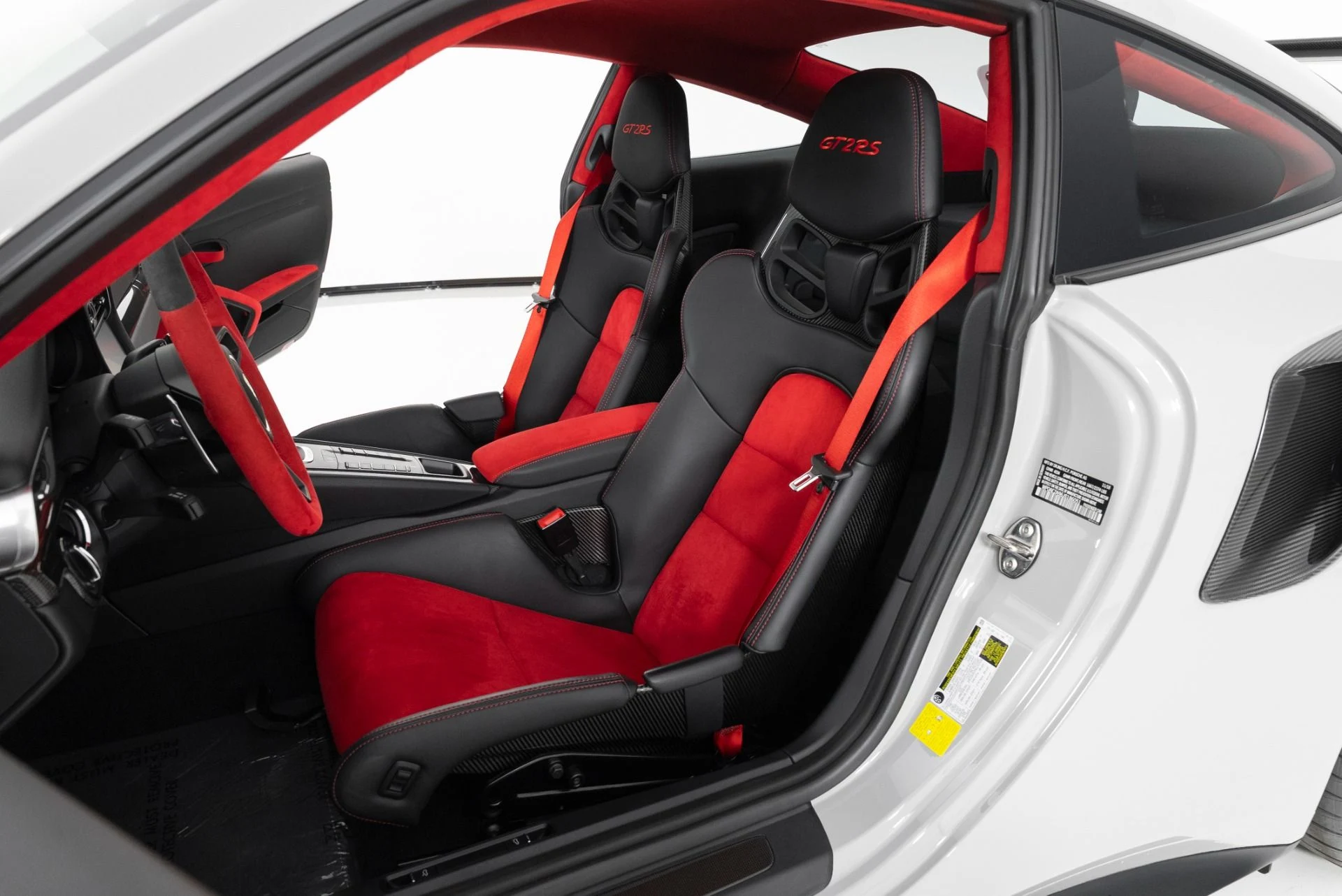 mph014_1831190367_Used_2018_Porsche_911_GT_2_RS_1756256413_f95c1481d7