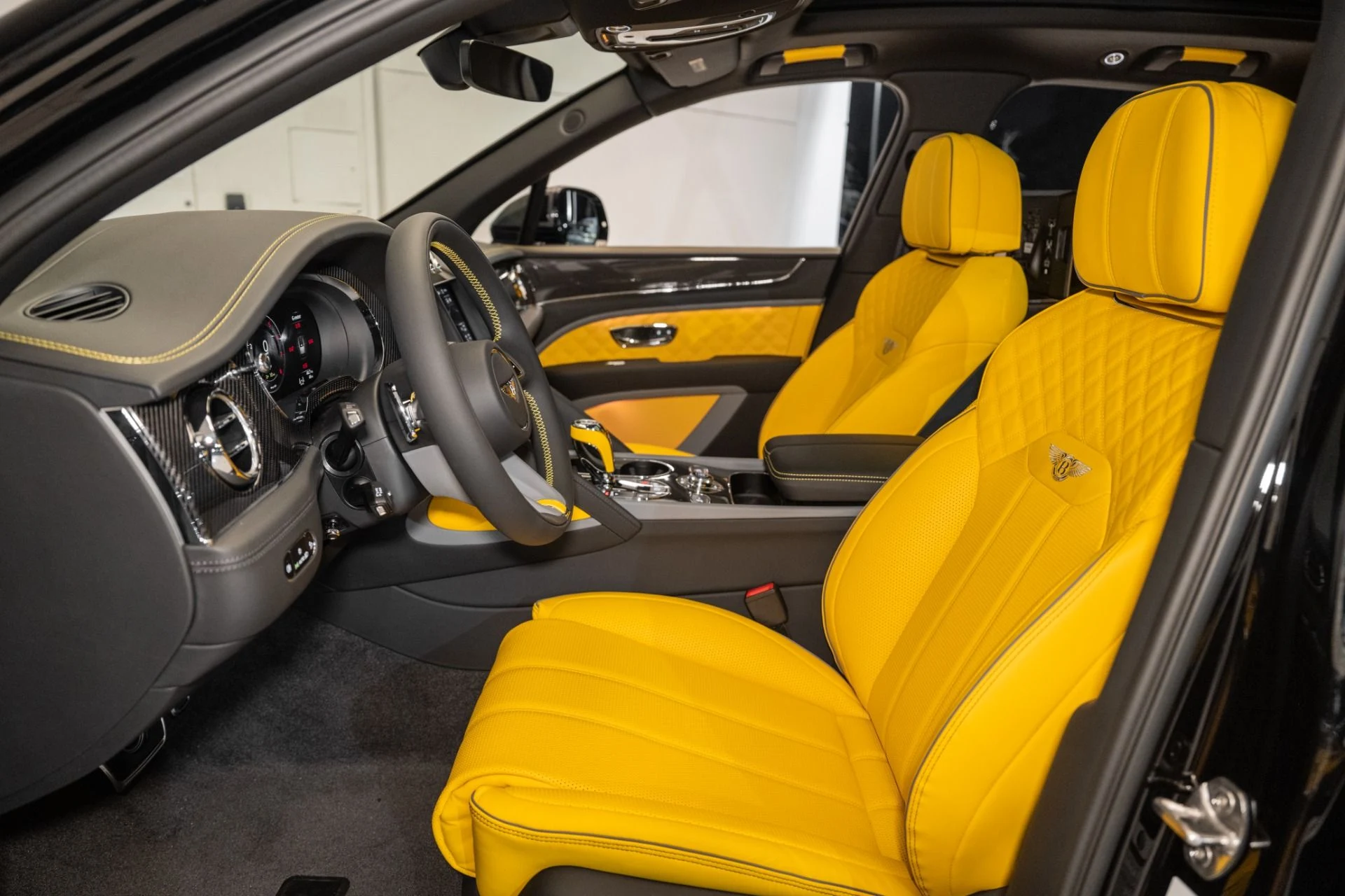 mph014_183372461_Used_2024_Bentley_Bentayga_S_V8_1734149546_f84a995ef5