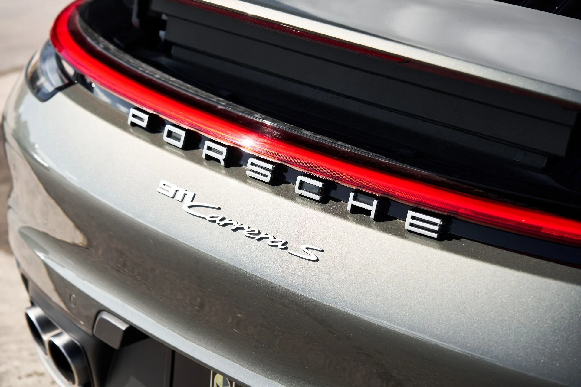 mph014_1834221887_Used_2022_Porsche_911_Carrera_S_1760208042_e36a883d81