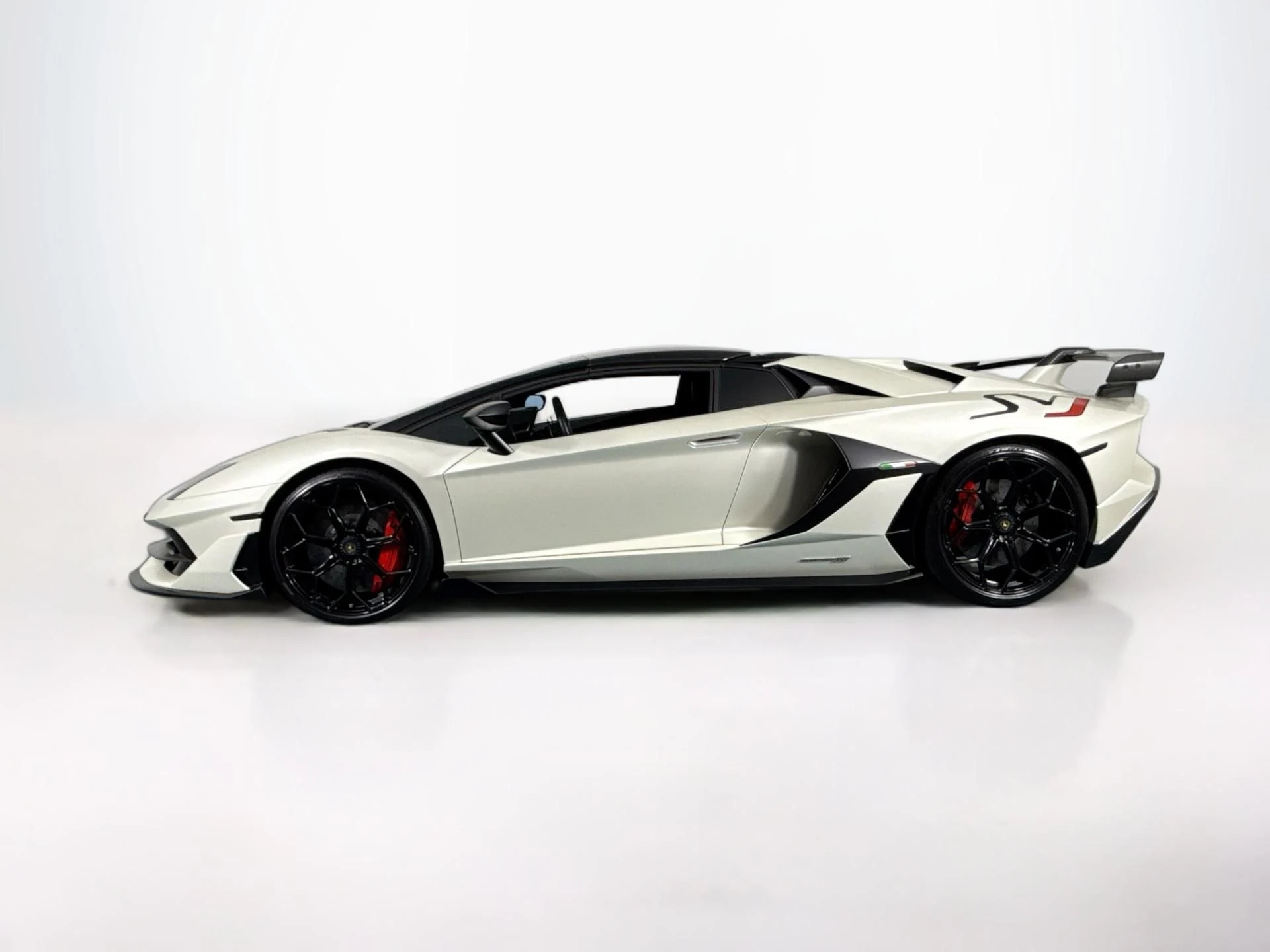 mph014_1836550629_Used_2020_Lamborghini_Aventador_LP_770_4_SVJ_Roadster_1785777176_784e50da43