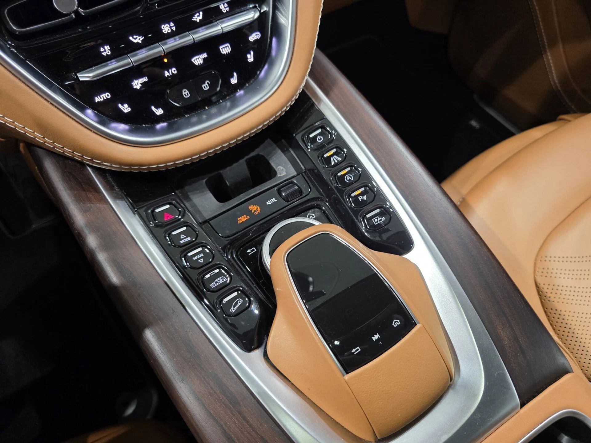 mph014_183694557_4dae5c4edde8566090832777cde428d1_510243a8df