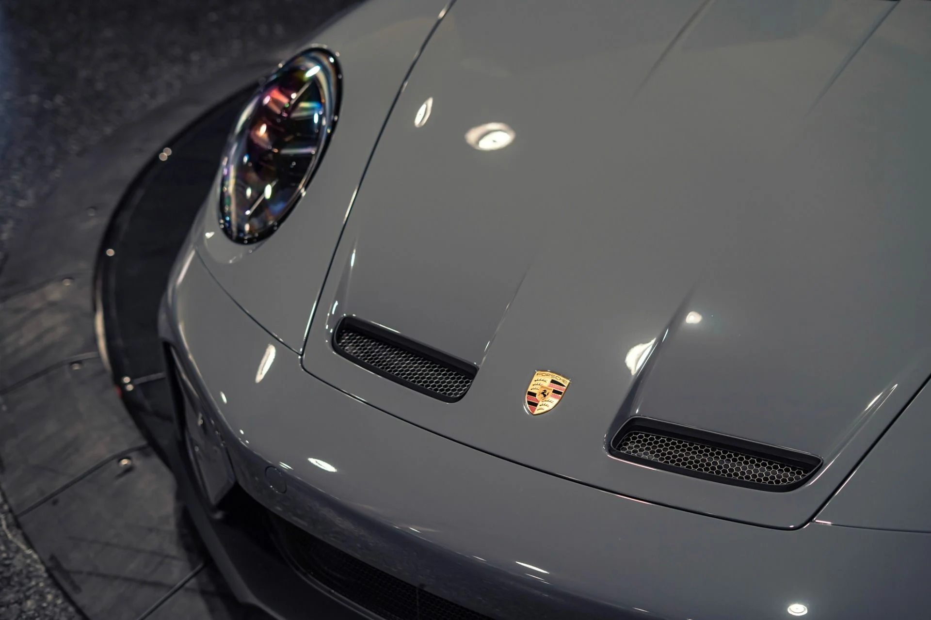 mph014_1838778515_Used_2026_Porsche_911_GT_3_Touring_Lightweight_Package_1776110091_9fafa66030