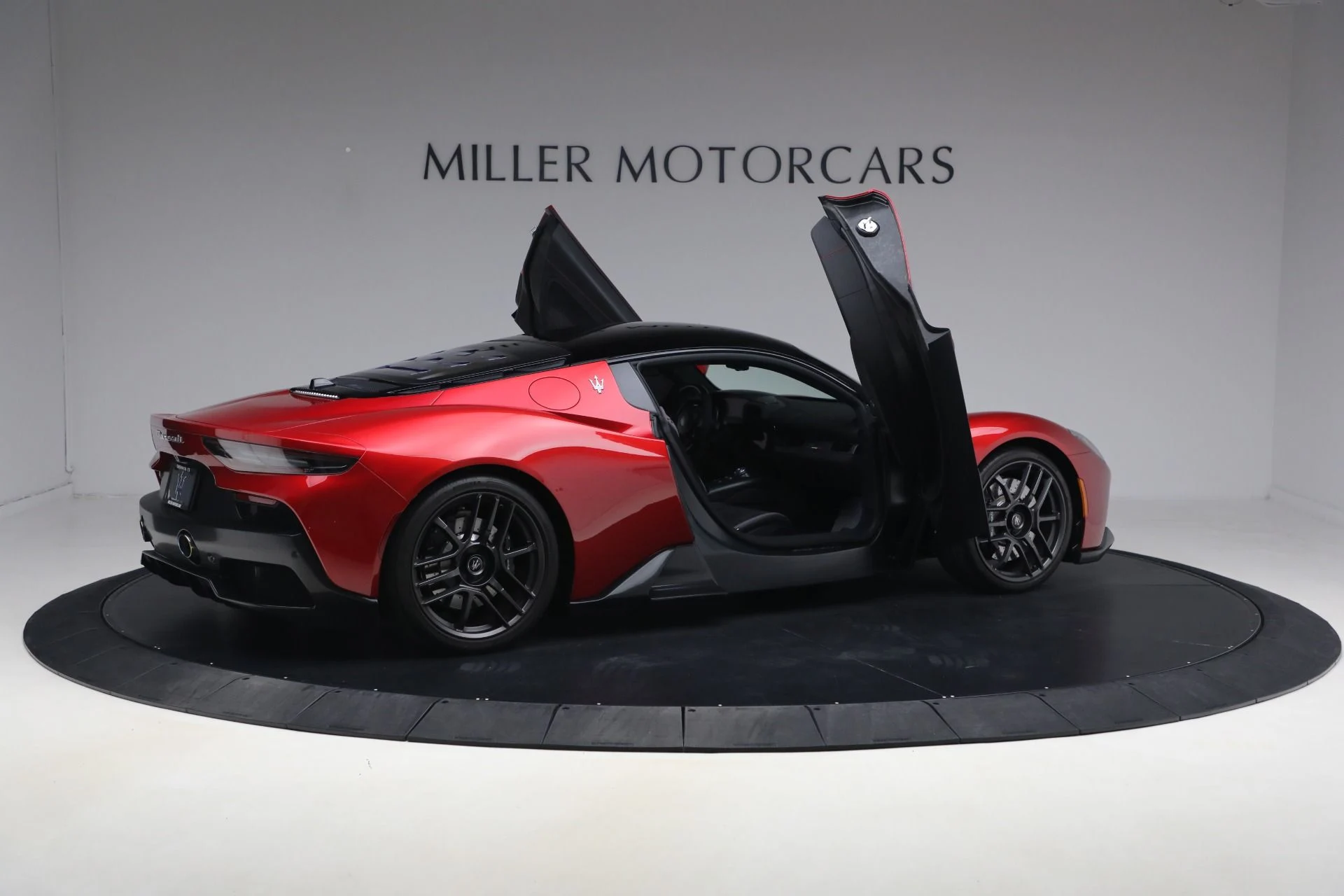 mph014_184144180_Used_2022_Maserati_MC_20_1774384791_d0a68db7a3