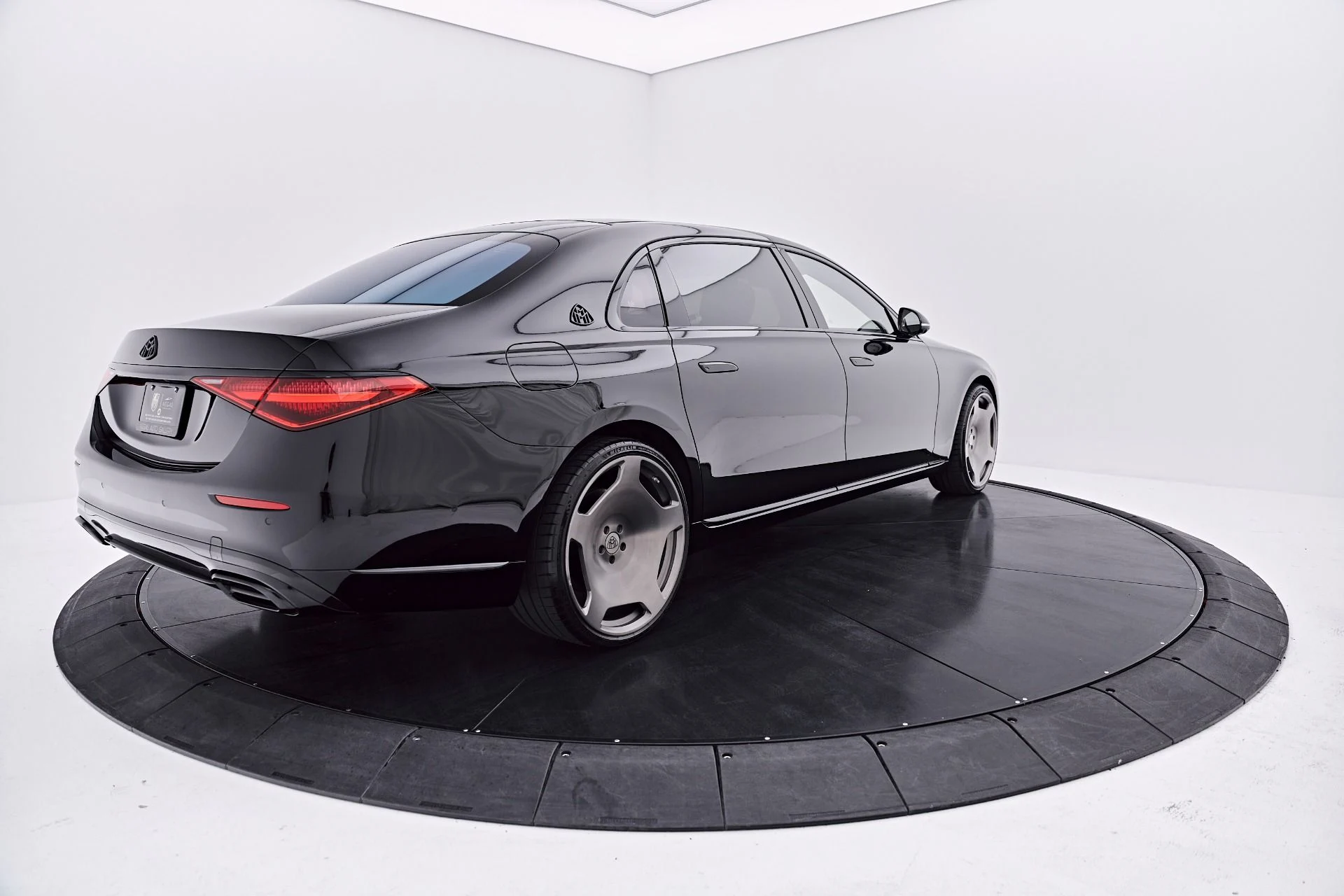 mph014_1845476739_Used_2023_Mercedes_Benz_S_Class_Maybach_S_680_1786584198_ee34797f32