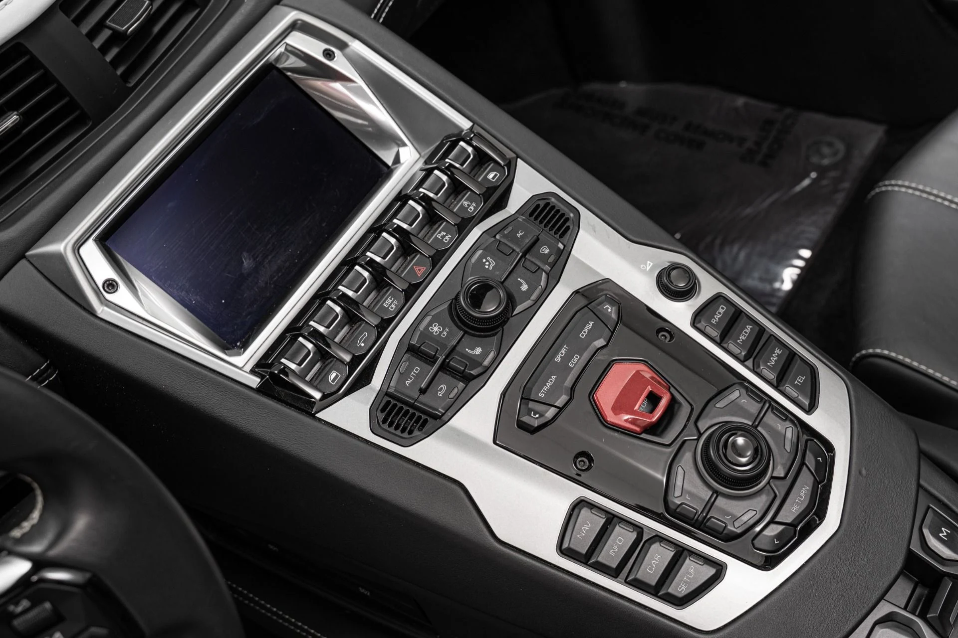 mph014_1852754315_Used_2019_Lamborghini_Aventador_LP_740_4_S_Roadster_1758210075_aea48f3d47