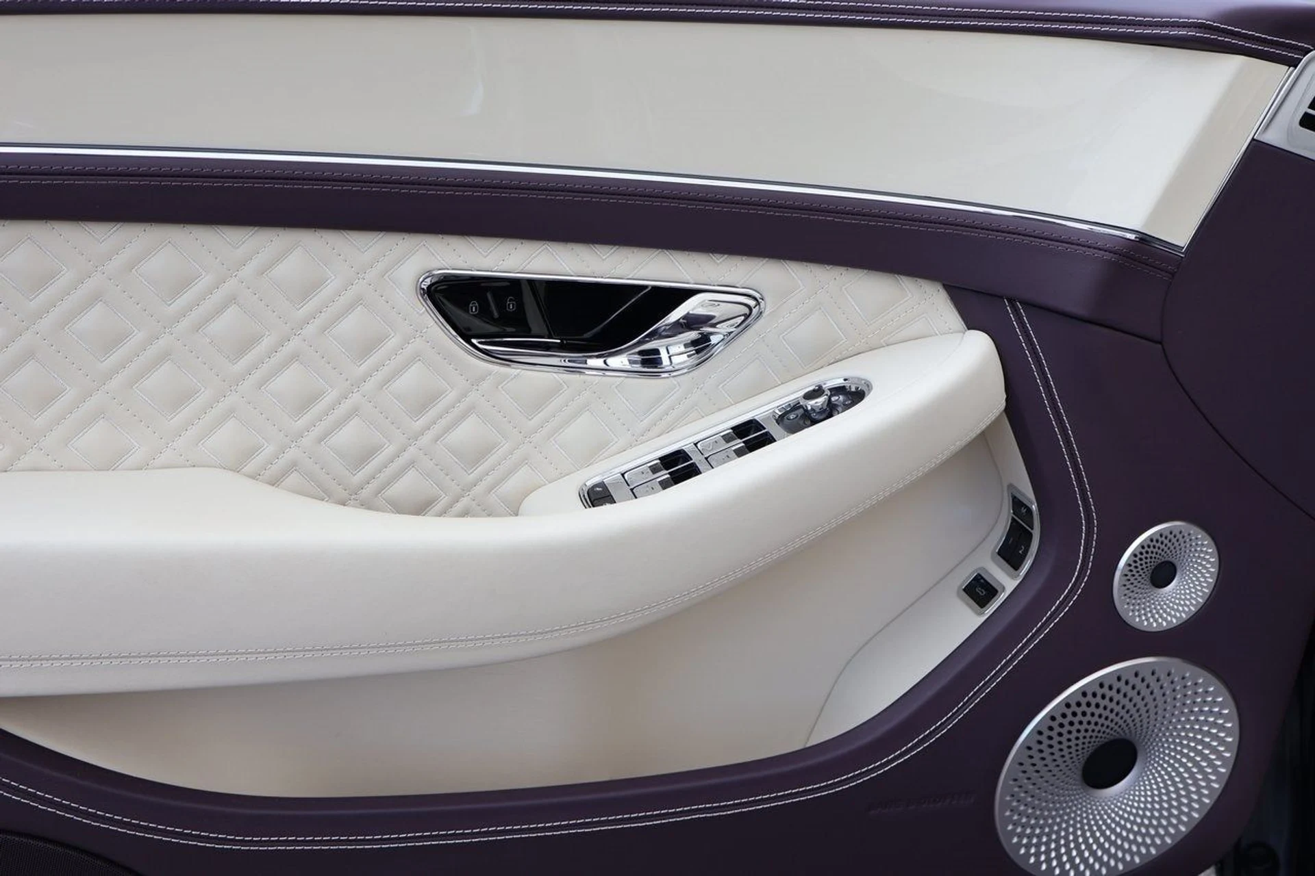 mph014_1855055387_15_e4d43d4fbb