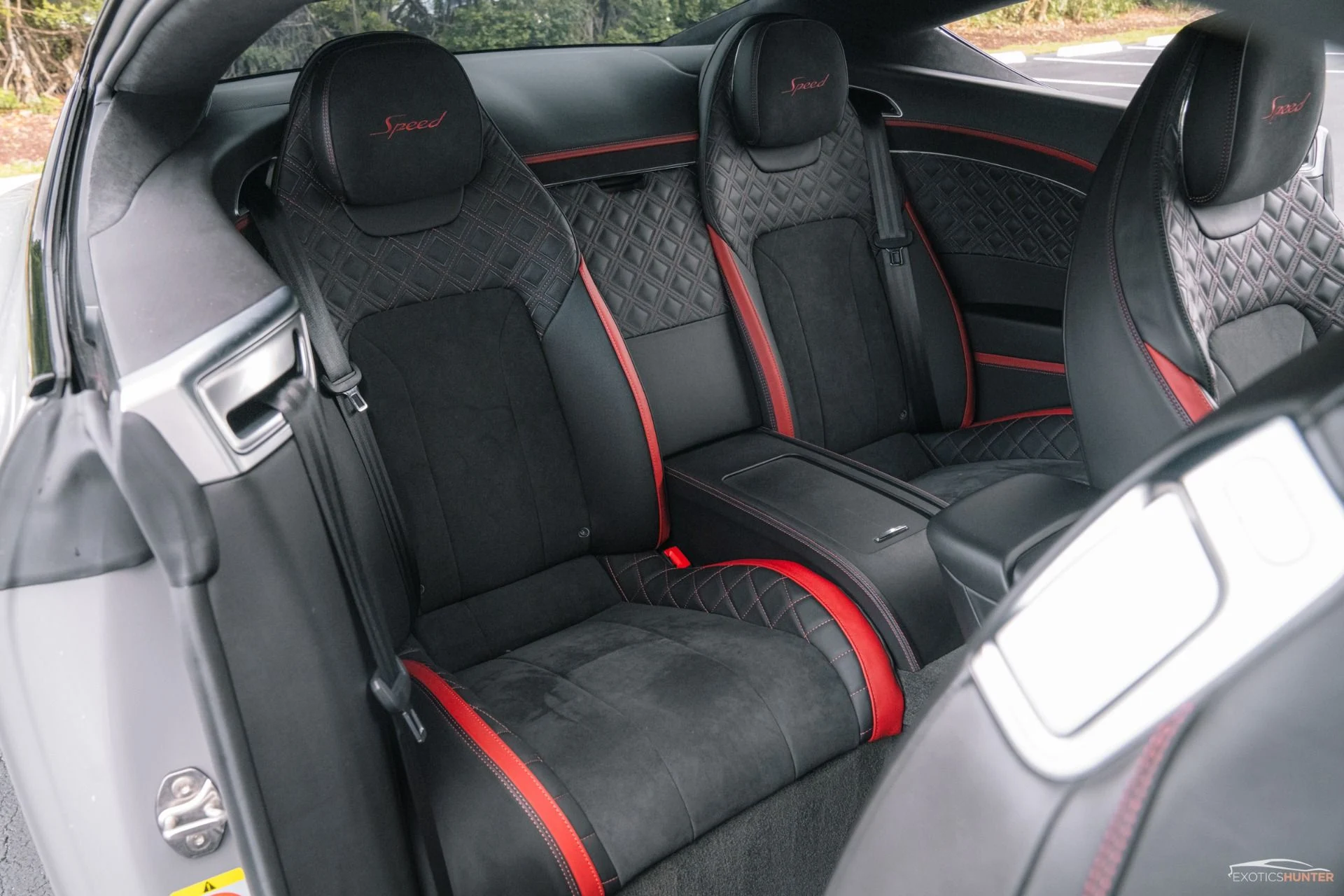 mph014_1855214430_Used_2022_Bentley_Continental_GT_Speed_in_Camrian_Grey_w_Factory_Carbon_Kit_Rotating_Display_1762295522_68edab73a7