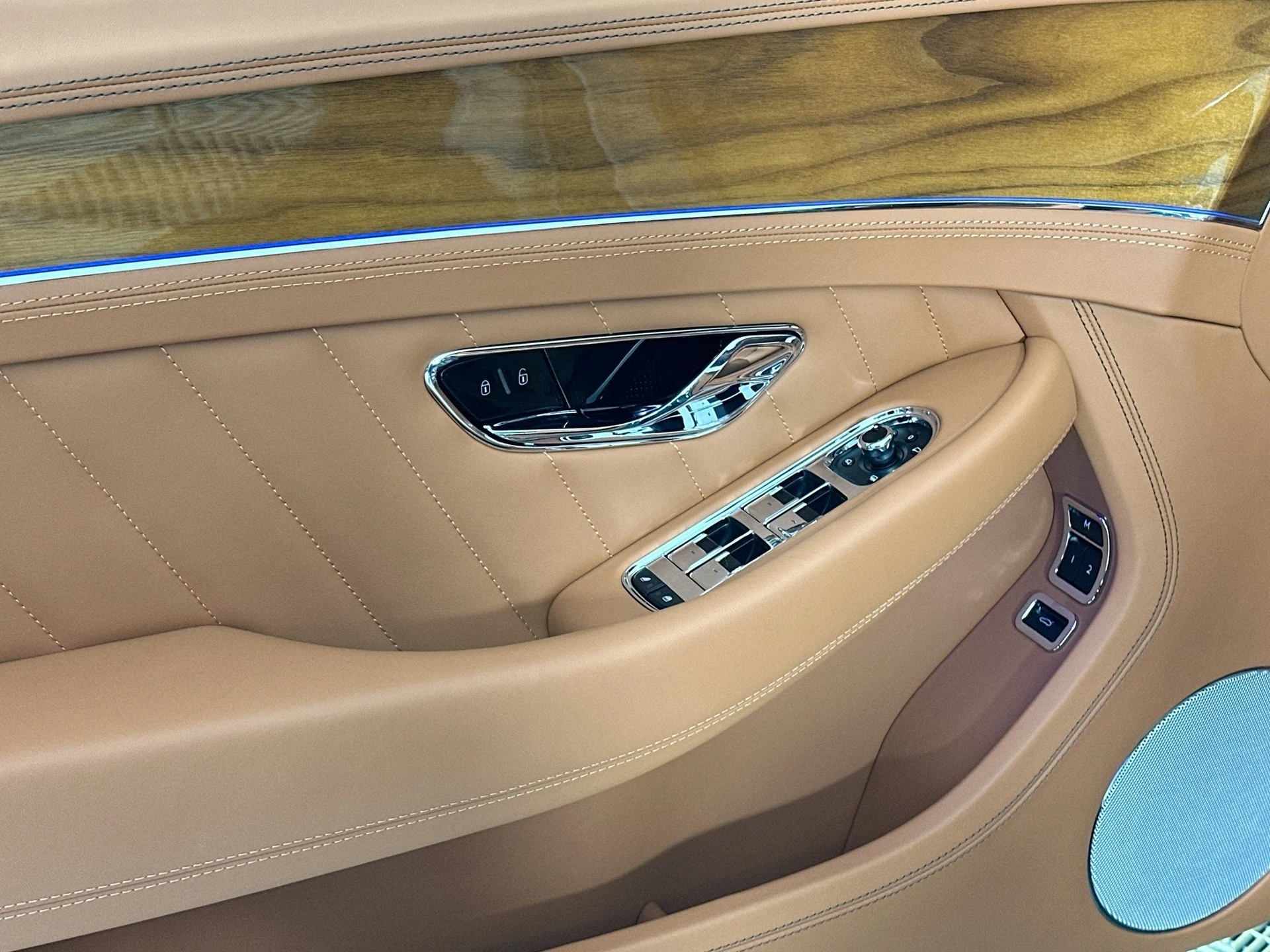 mph014_1855873629_15_c6fcc69f3b