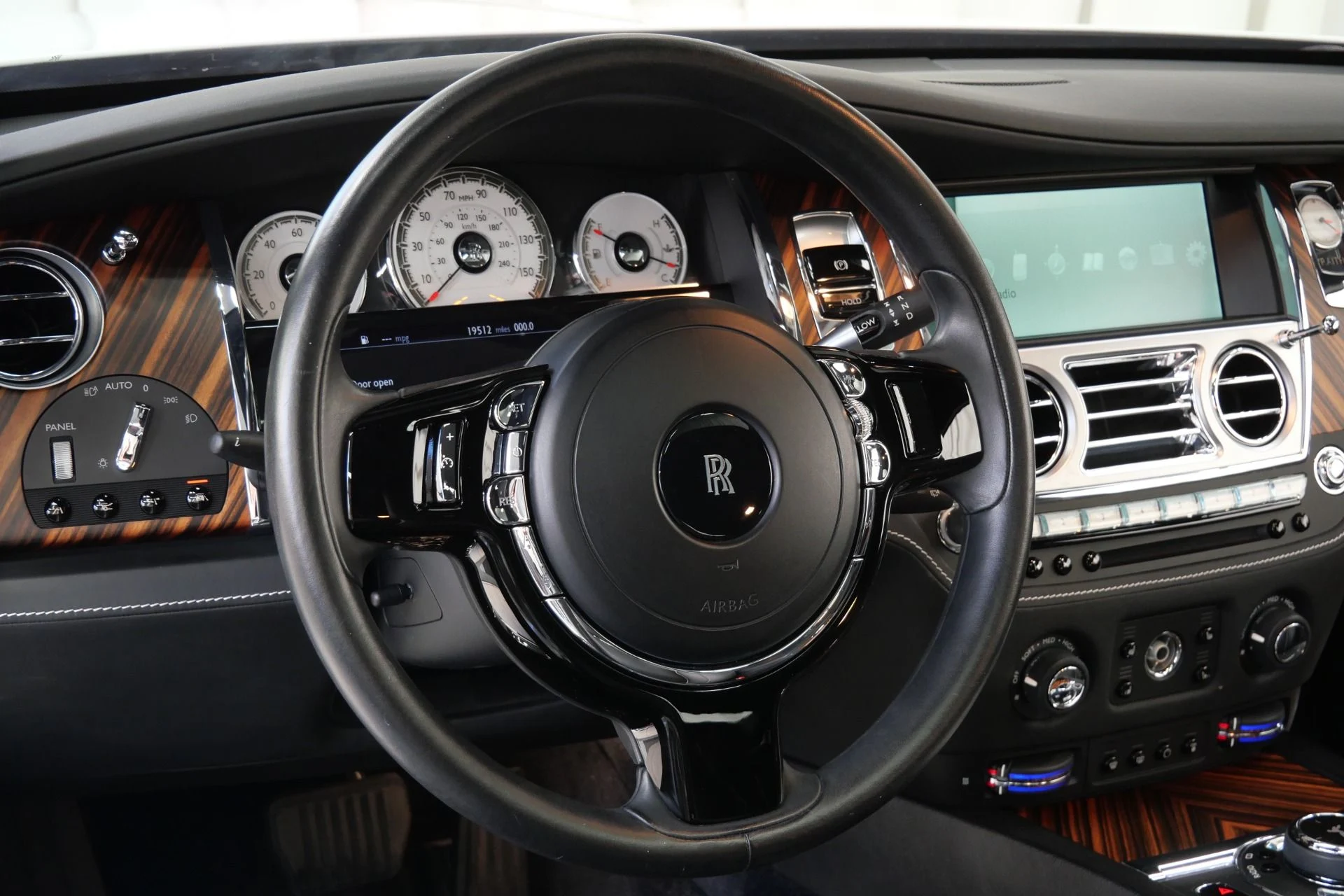 mph014_1855984971_Used_2016_Rolls_Royce_Wraith_The_Wraith_Package_Canadel_Paneling_Driver_Assistance_3_1764606909_01f600a6ff