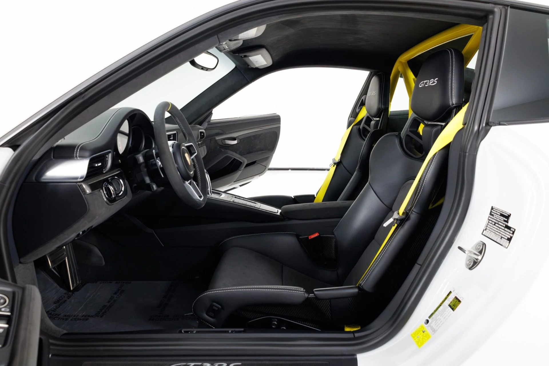 mph014_1856027006_Used_2016_Porsche_911_GT_3_RS_1775150676_1b4c84a03b