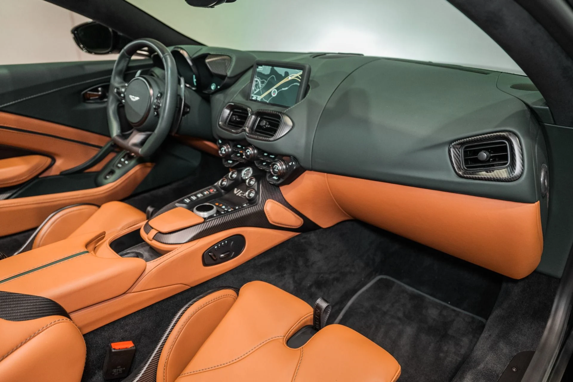 mph014_1859243330_Used_2023_Aston_Martin_Vantage_V12_1787760014_e08e8351e5