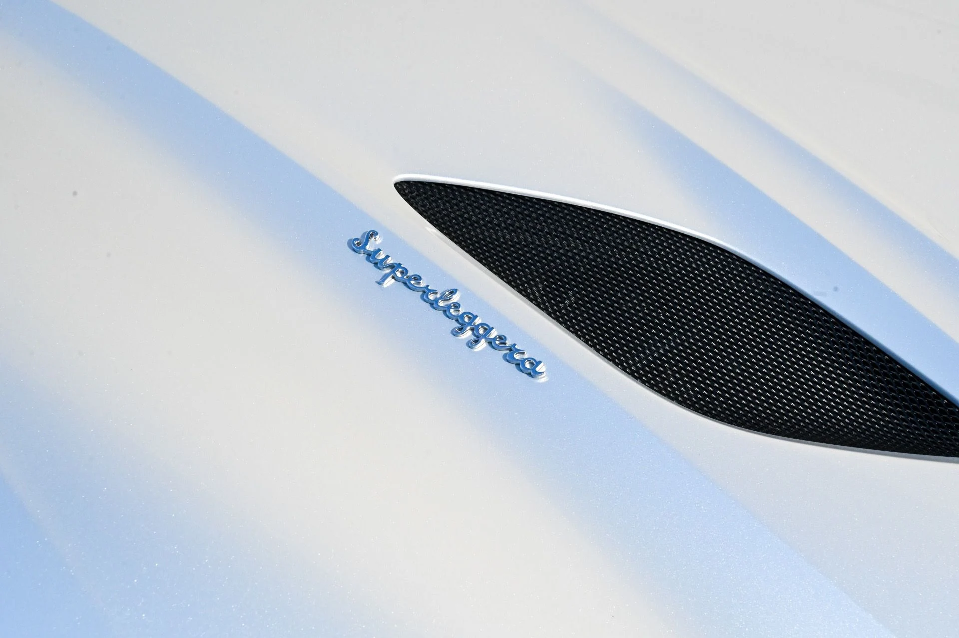 mph014_1866752754_Used_2020_Aston_Martin_DBS_Superleggera_1708981970_a314b70a88