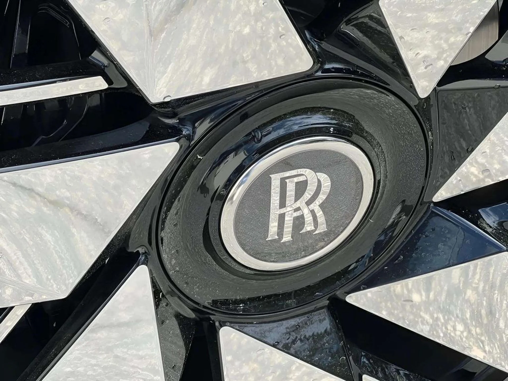 mph014_1867828003_pgi62479hzfpjaxepk07ty7iz8y7_83f23a5078