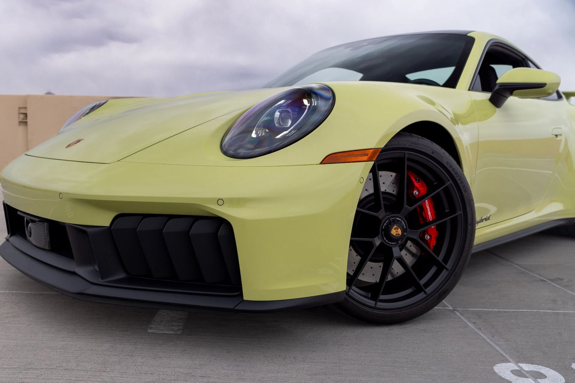 mph014_1872205473_Used_2026_Porsche_911_Carrera_GTS_1775588460_b1c343d794