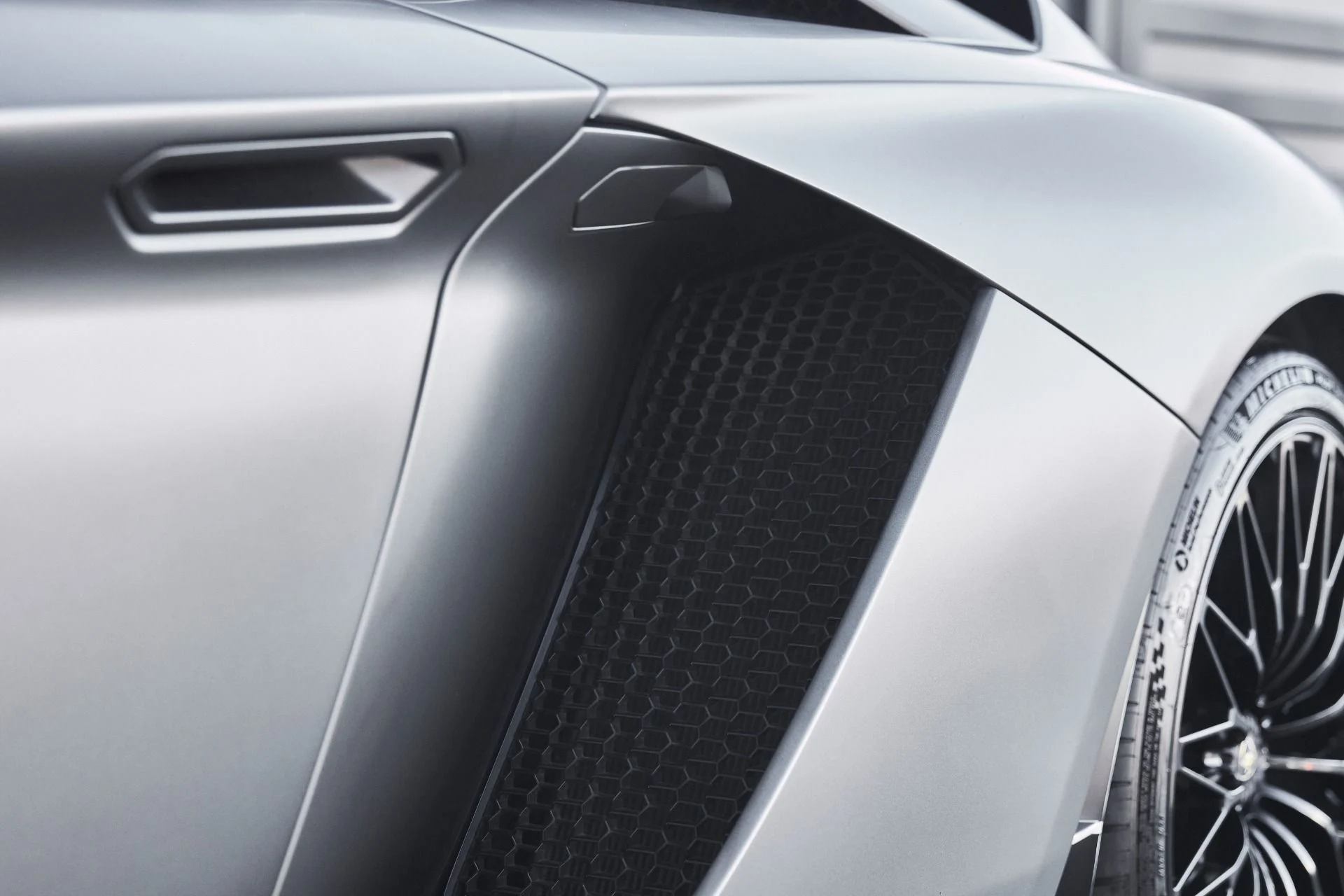 mph014_1872926691_Used_2018_Lamborghini_Aventador_S_Base_1773191789_057aa756fc