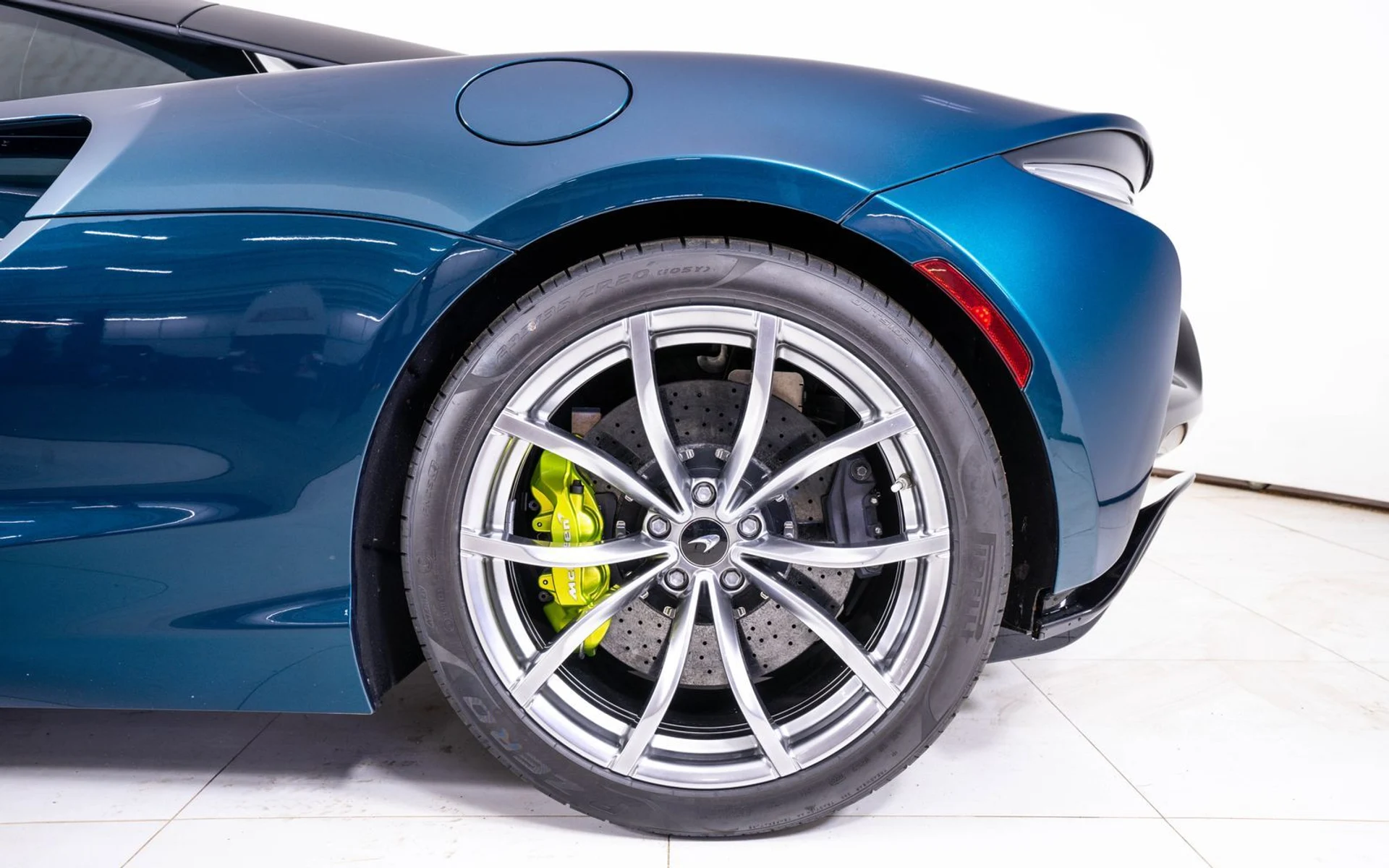 mph014_1873766320_fd72470bd3bd63e4da858cc083cff38fx_ce3e7c30ee