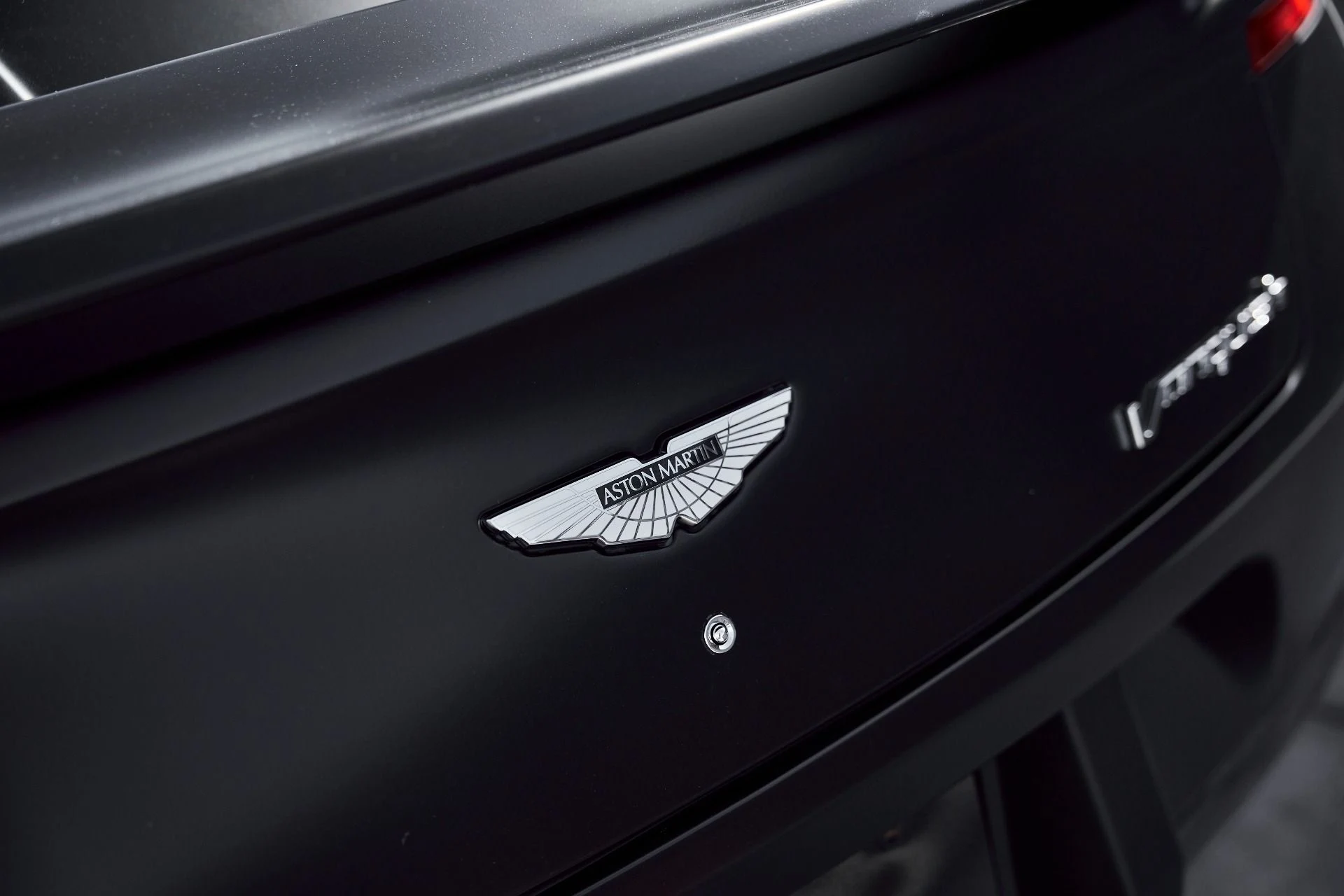 mph014_1875789409_Used_2014_Aston_Martin_Vanquish_V12_1773193791_e3ade75de2