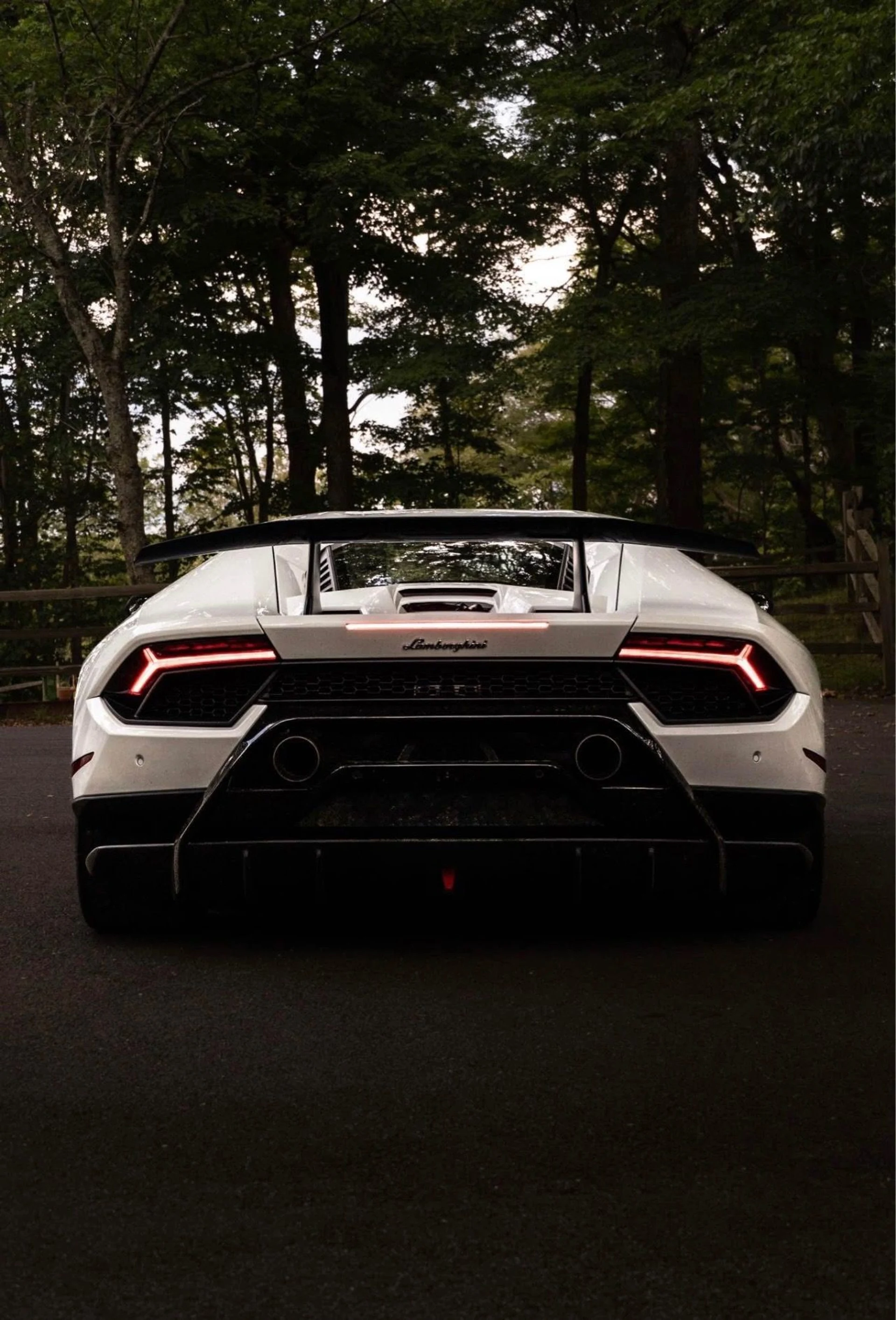 mph014_1879146733_Used_2018_Lamborghini_Huracan_LP_640_4_Performante_Twin_Turbo_1763657724_ab0b984137