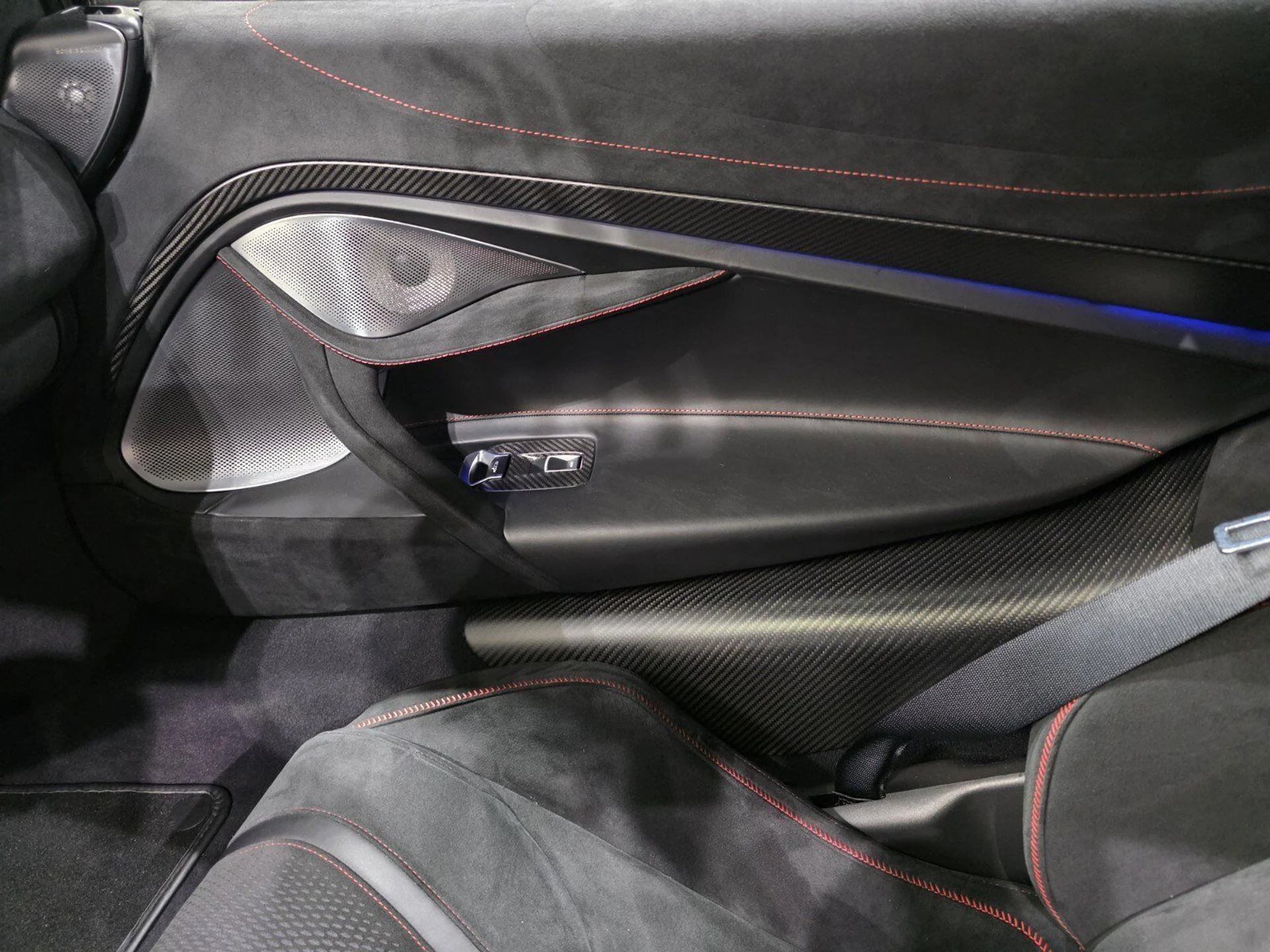 mph014_1879746843_26d030fdd49c59f06a9c15692f84f0f8_847a7eb063