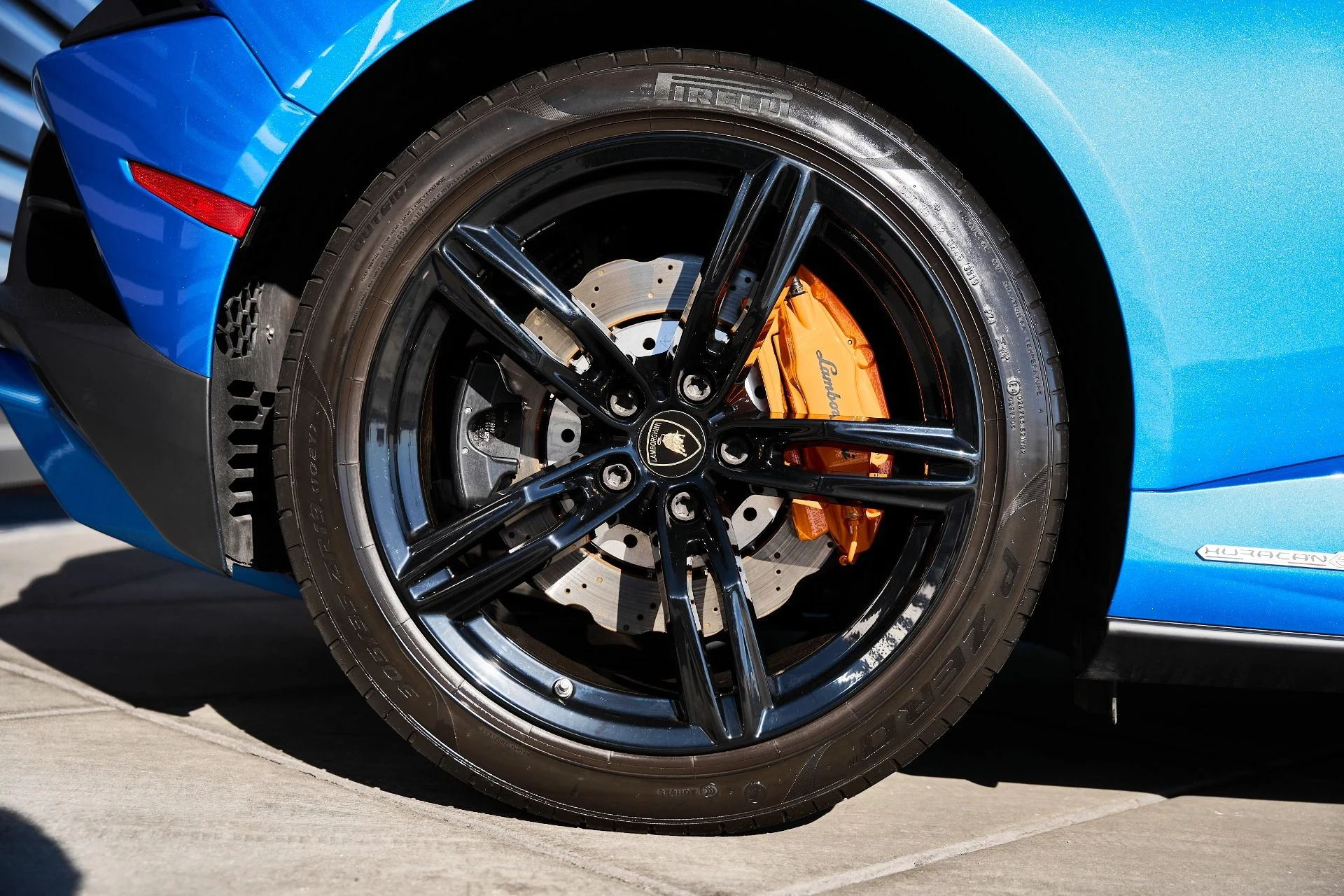 mph014_1880589774_Used_2020_Lamborghini_Huracan_EVO_Base_1766024268_1b6fe9bdca