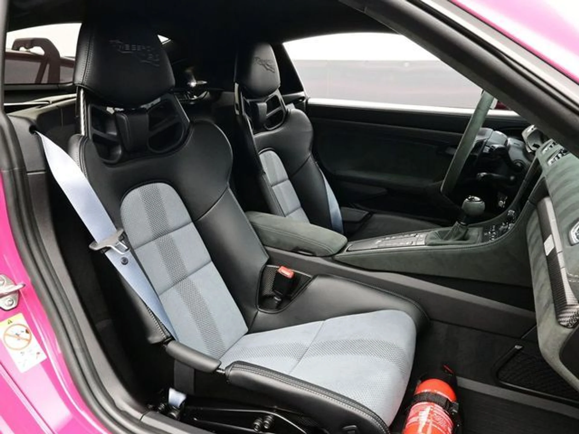 mph014_1881076136_42238a51d3332a75ef28abf3d86e6149x_15697d57ae