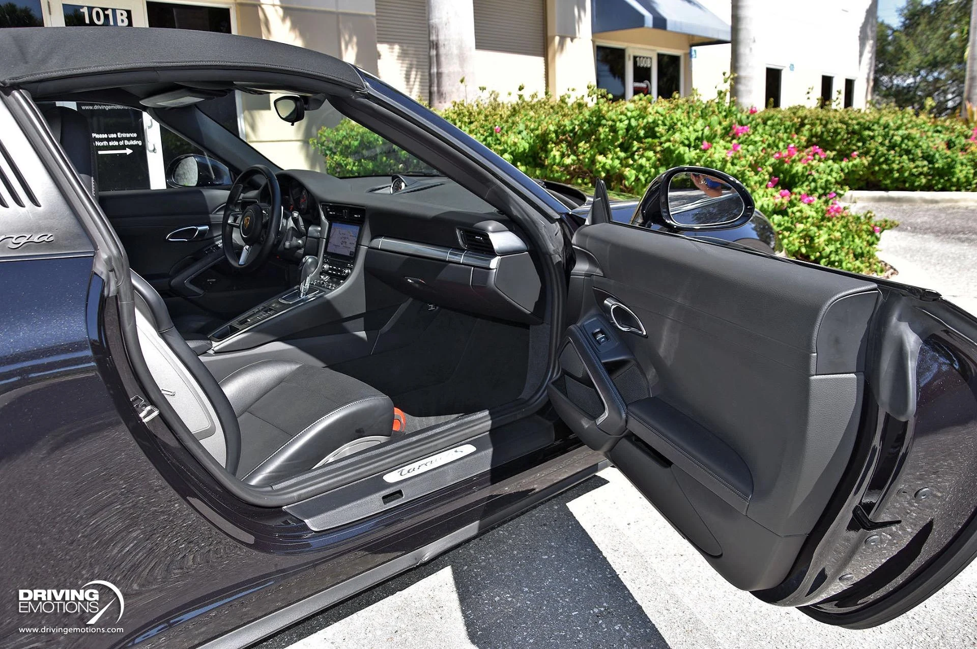 mph014_1884651455_868_p15_l_84279bc293