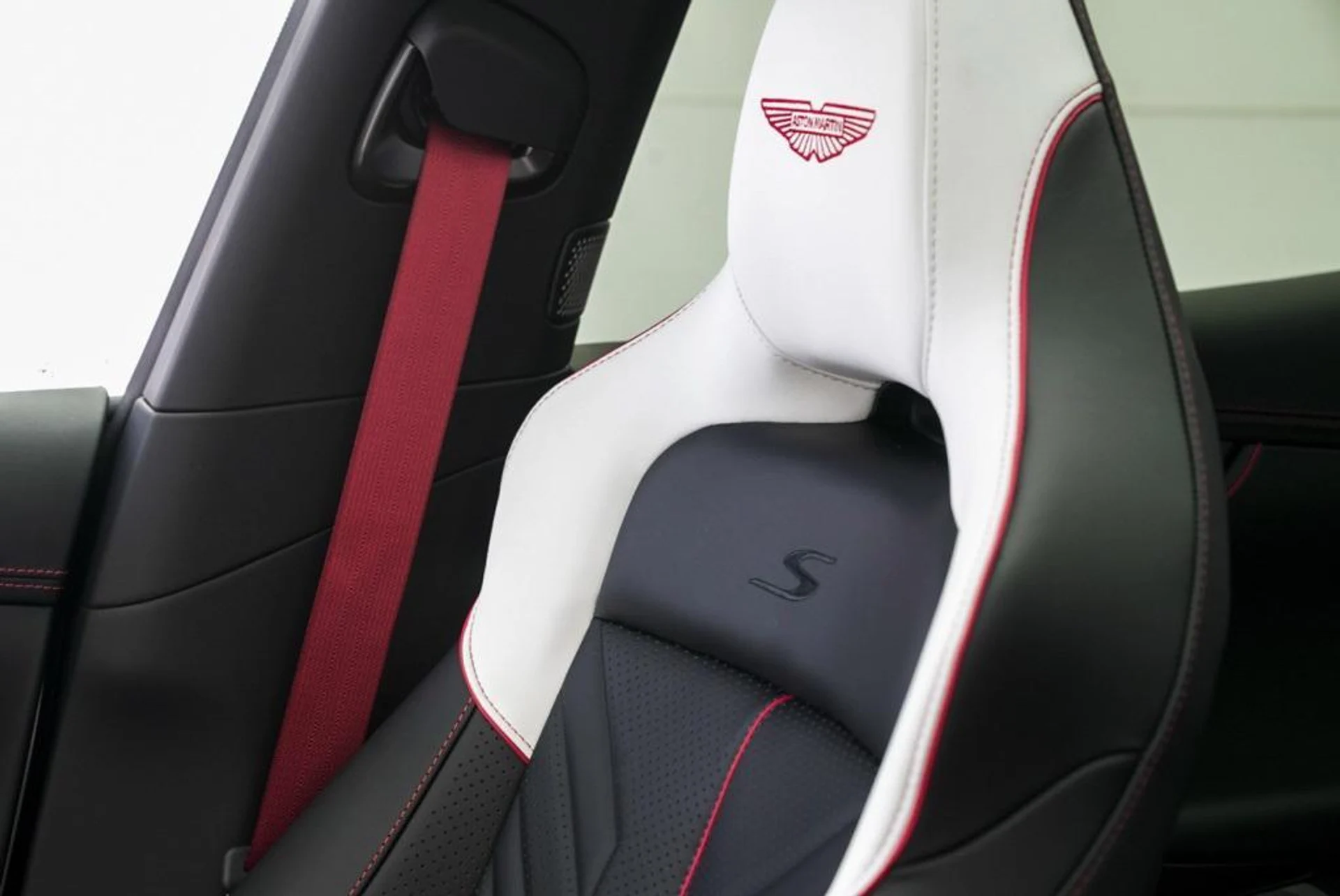 mph014_1887698695_7_Amg27ze4acnn_N_Vatd_PDD_0_En_MKM_1c456463b3