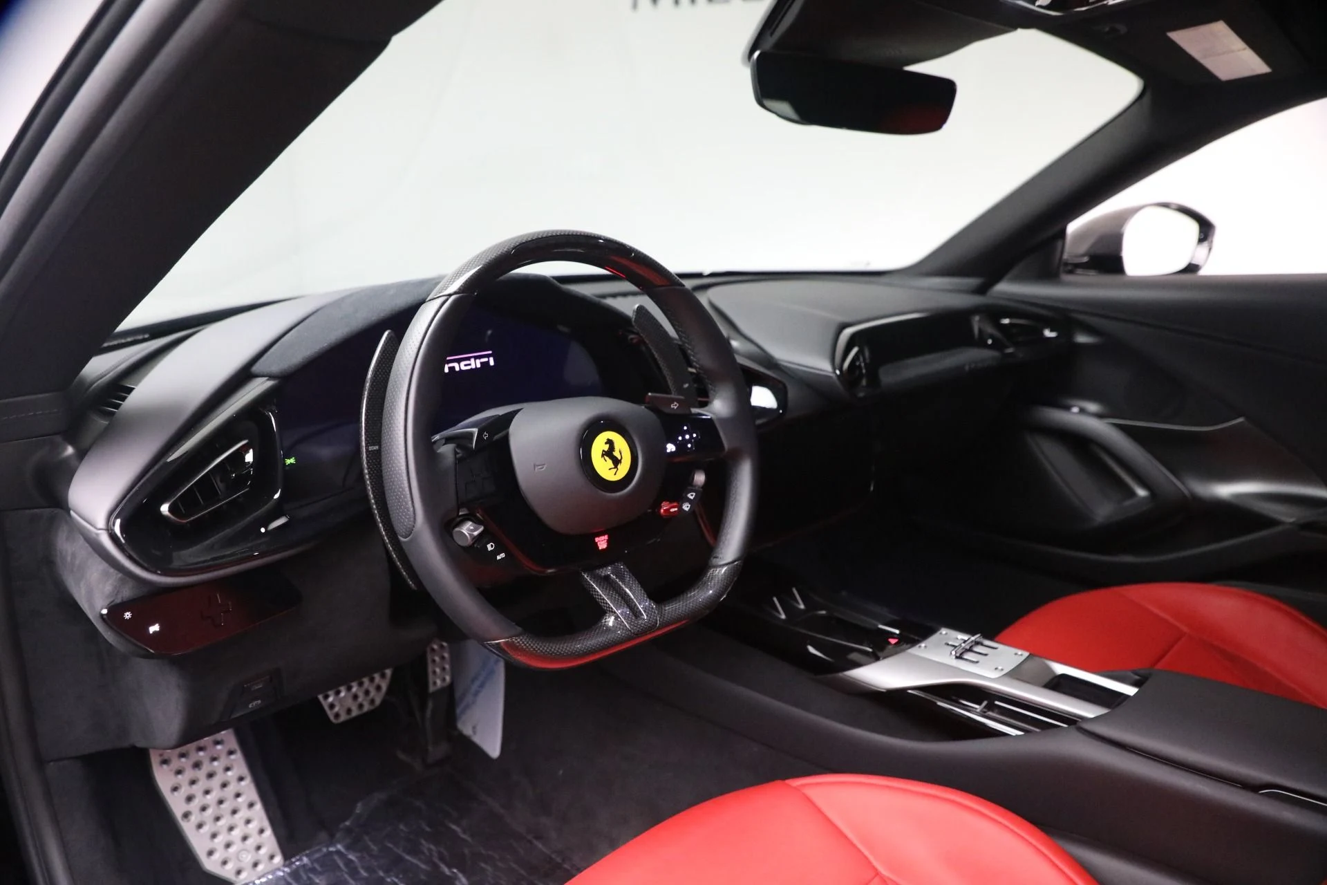 mph014_1887829162_Used_2025_Ferrari_12_Cilindri_1784639089_c4dacaf613