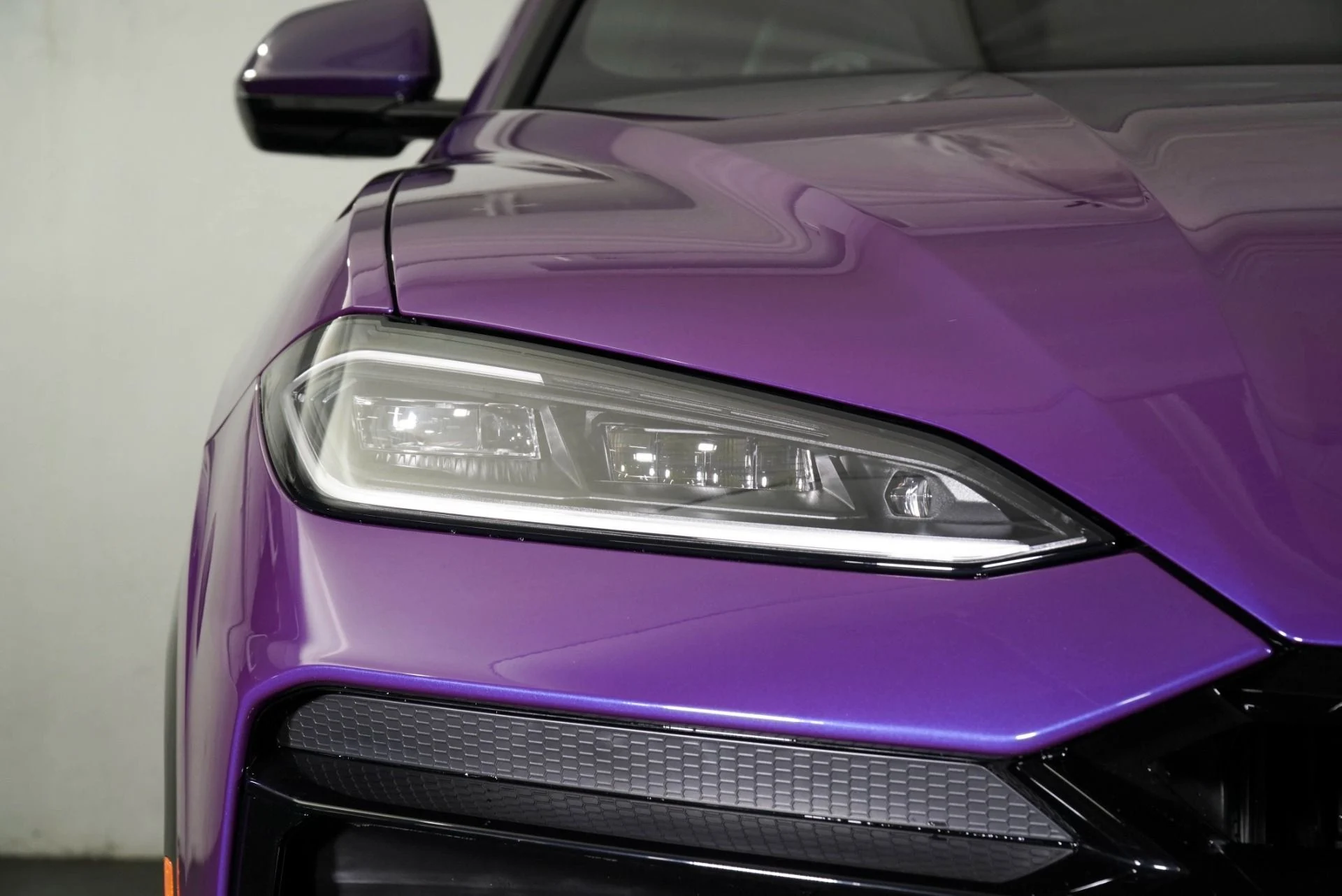 mph014_1888350066_New_2025_Lamborghini_Urus_SE_1772563707_86edcfcf32