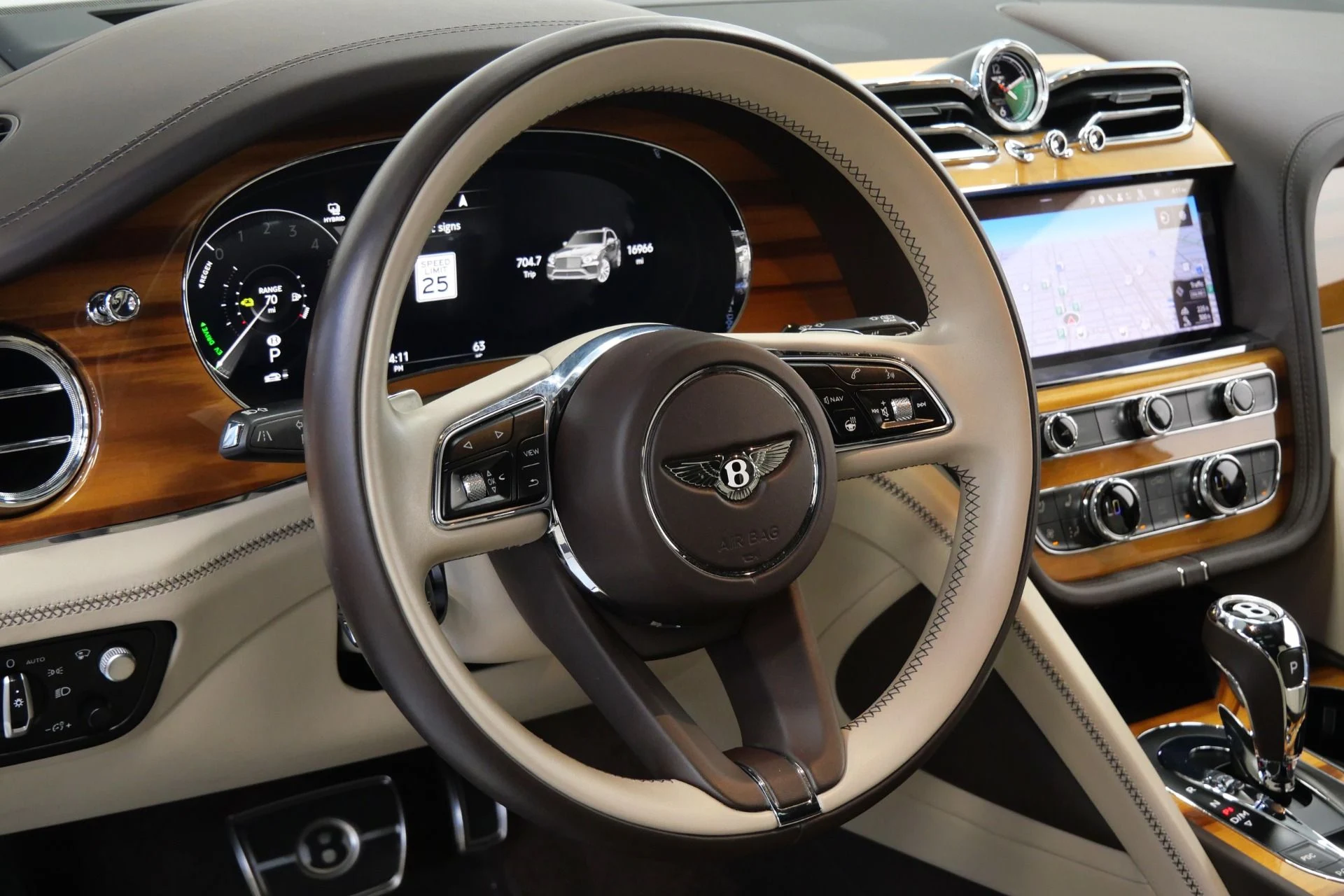 mph014_1901623000_Used_2021_Bentley_Bentayga_Hybrid_Mulliner_Driving_Specification_Four_Seat_Comfort_Specification_1767026081_6fe515b7bb