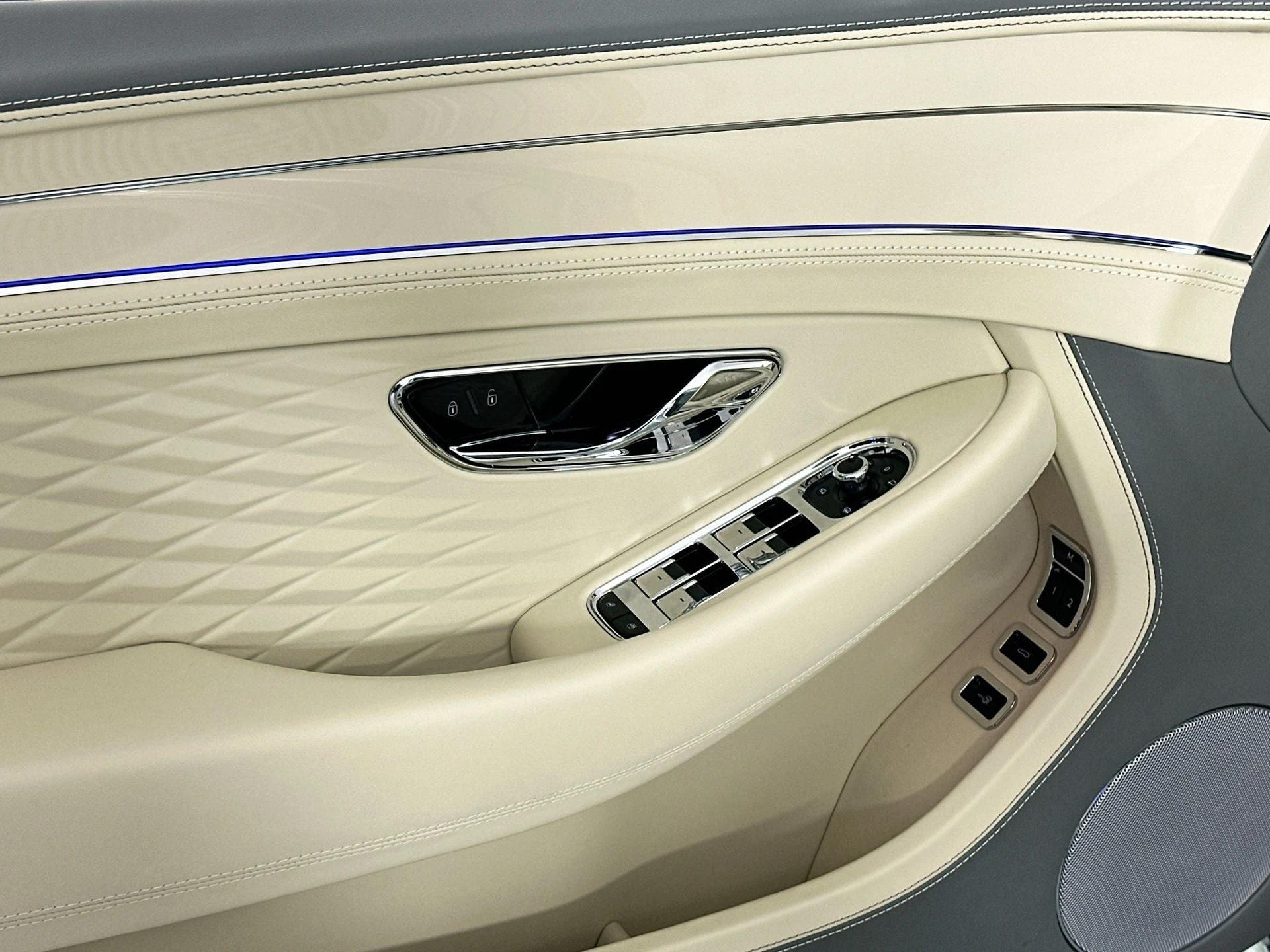 mph014_190641772_15_82f84da791