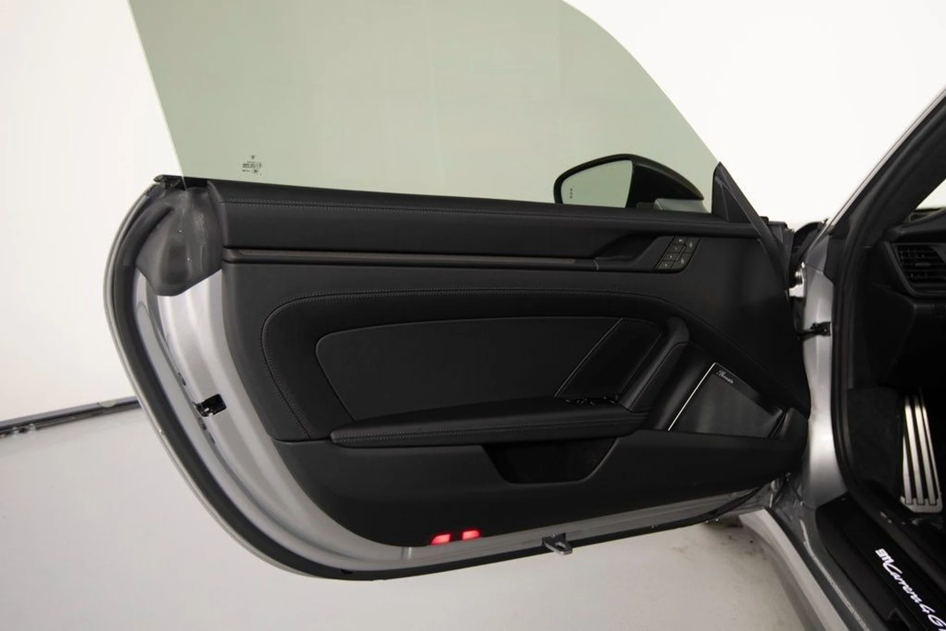 mph014_1907755236_955478c195f638e48aba77754ff5f97ax_695ee6c297