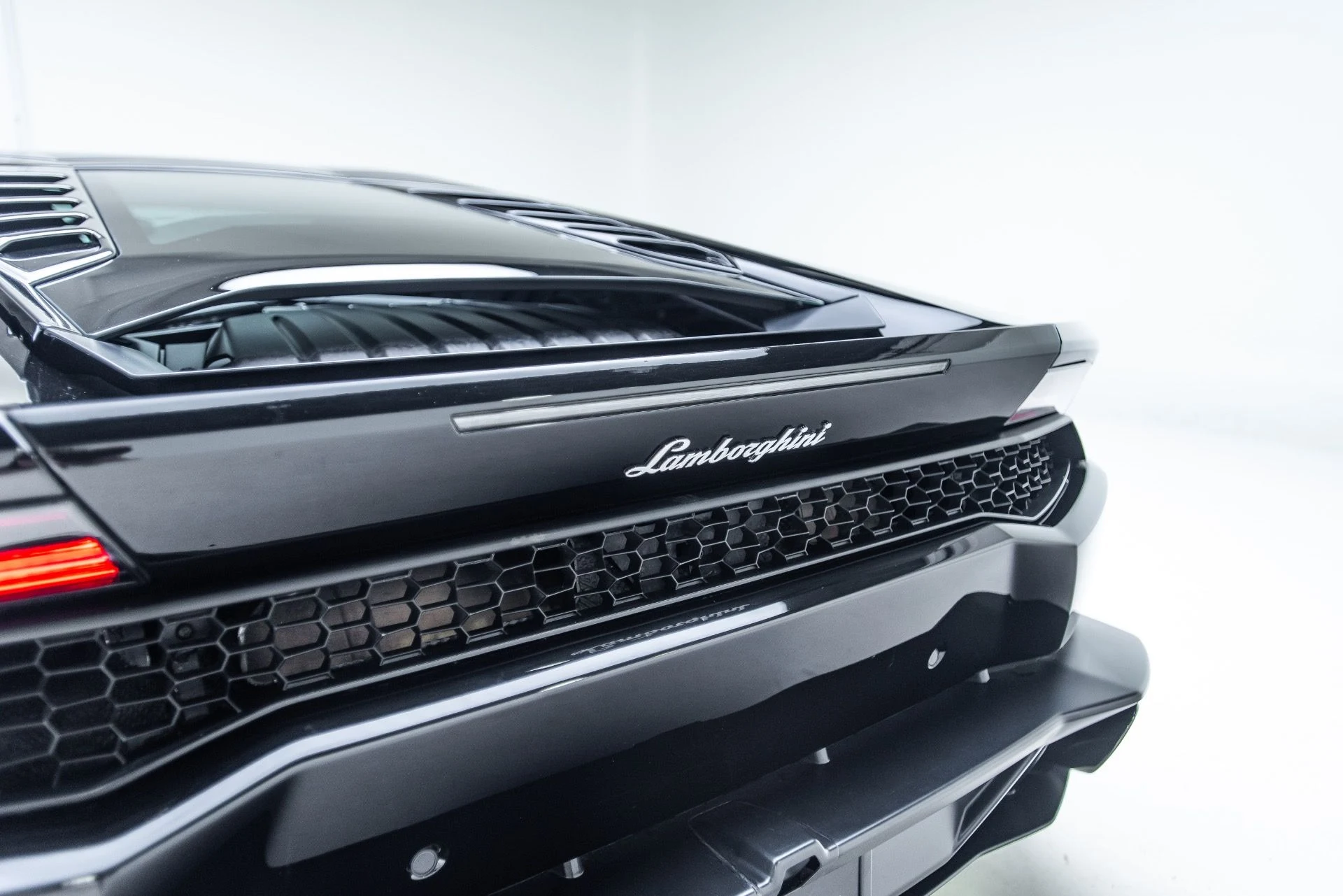 mph014_1911653495_Used_2016_Lamborghini_Huracan_LP_610_4_1786577538_32a5e77215