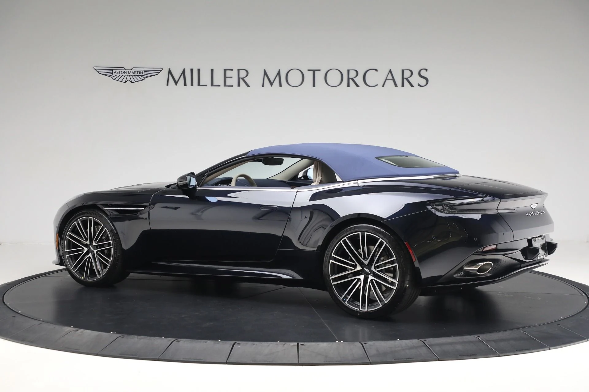 mph014_191863393_New_2025_Aston_Martin_DB_12_Volante_9e6b730727