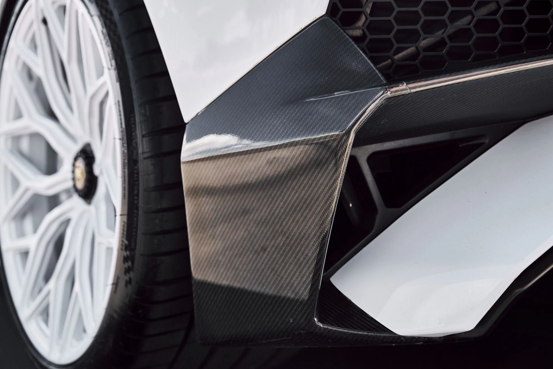mph014_1945796163_Used_2016_Lamborghini_Aventador_LP_750_4_Super_Veloce_1785199402_d56c1a6a3e