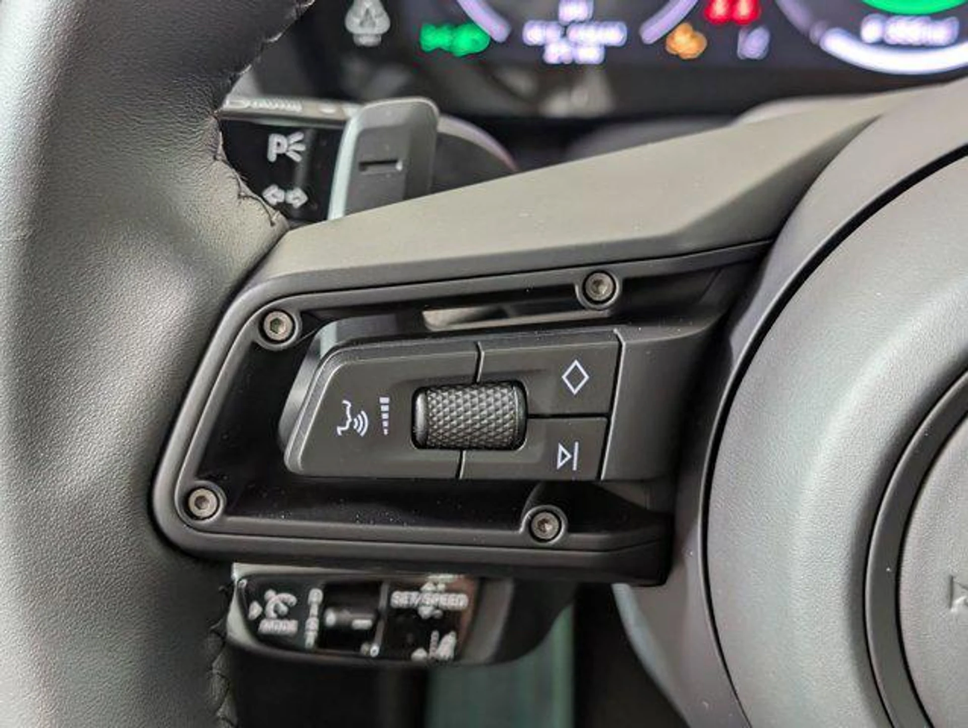 mph014_1948028505_Qfq3_S_w0_Kzp_SIZGL_Ti_GPQ_1a_G_Hs_9418b43d7d